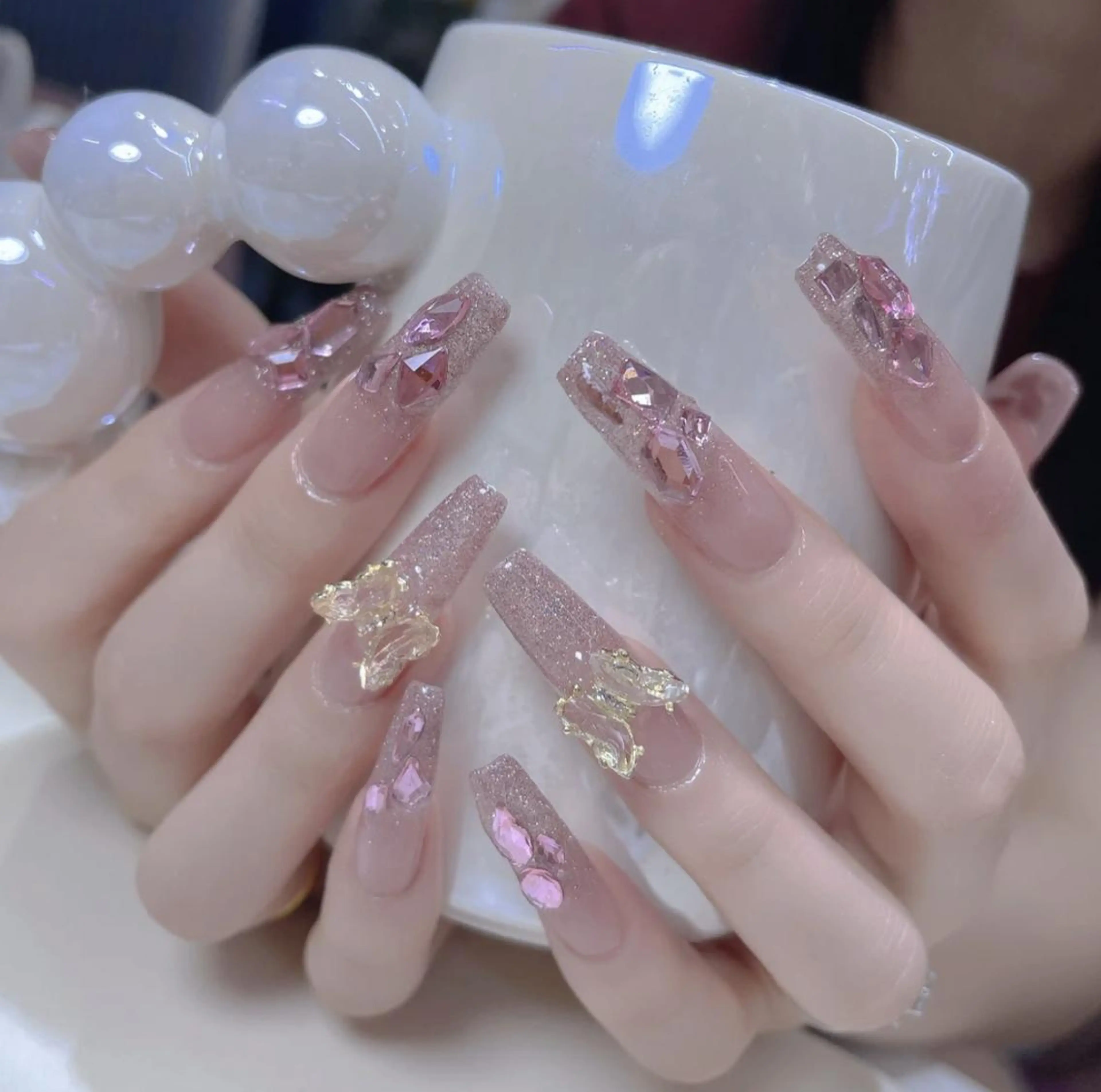 ネイル アートネイル 長さ出し ネイルチップ Queens マオのネイルデザイン