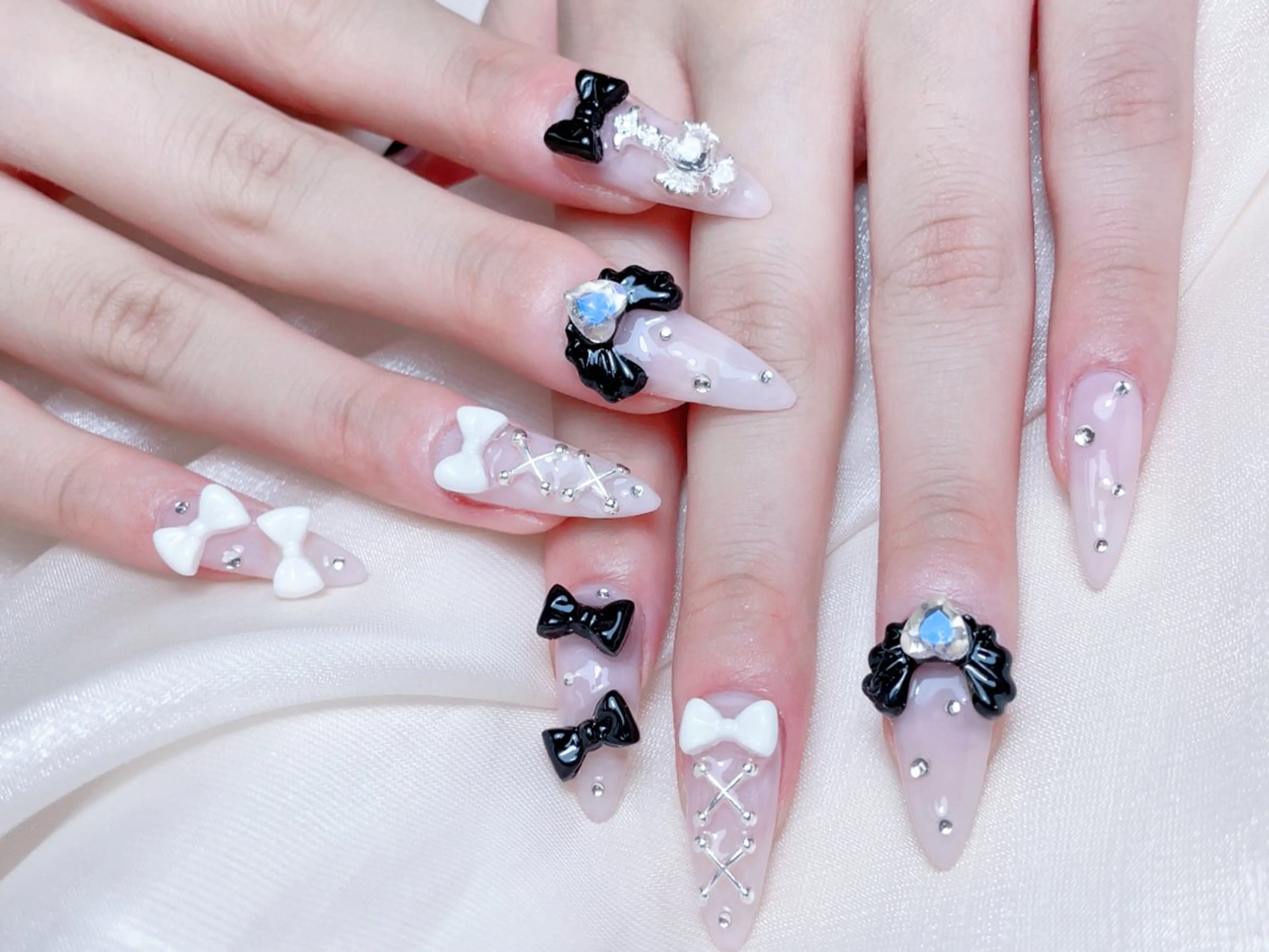 ネイル M🌷nail 長さだし専門店のネイルデザイン