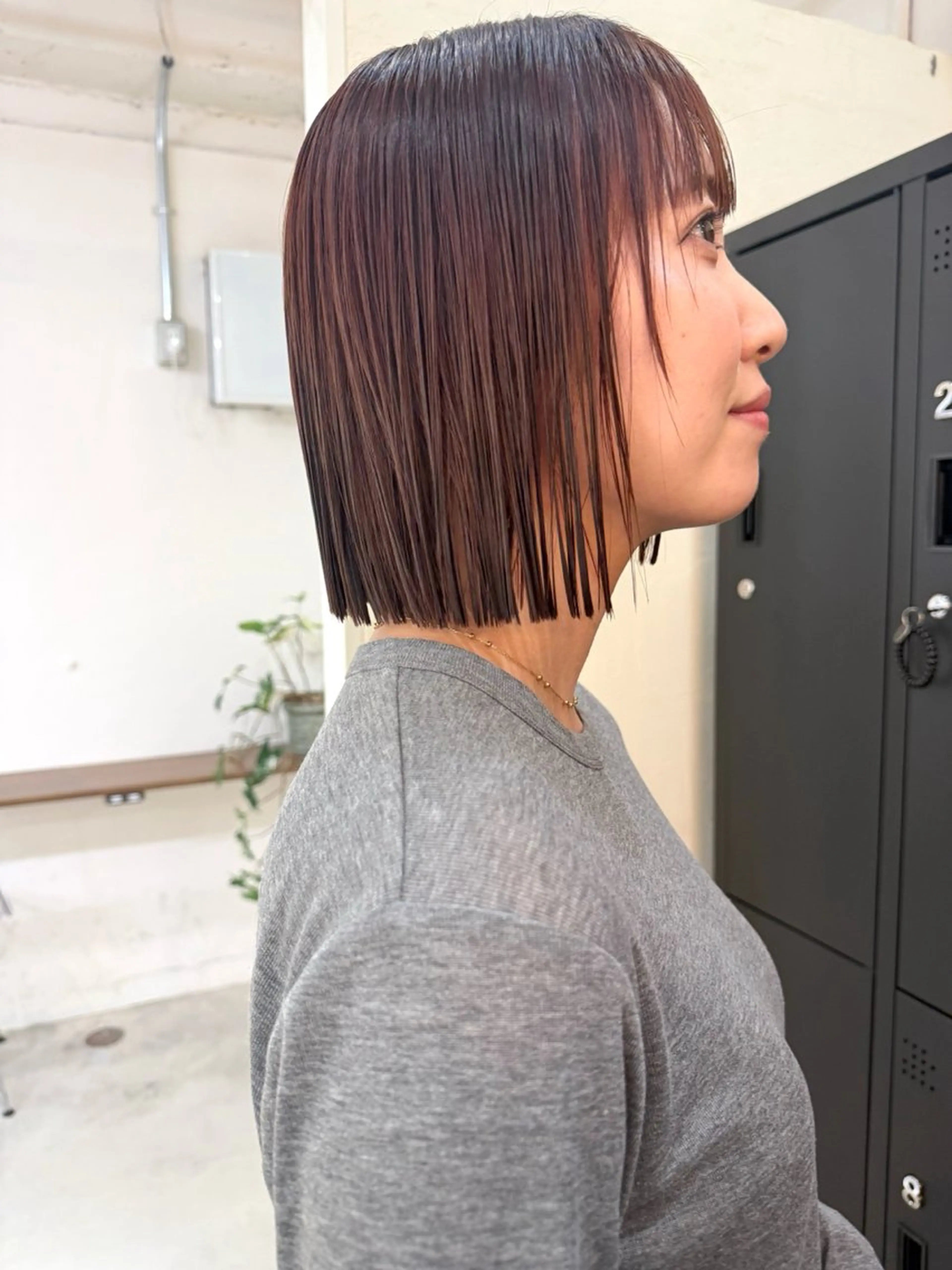 ミディアム 切りっぱなしボブ ボブ カット 縮毛矯正 須藤　優真 切りっぱなしボブのヘアスタイル