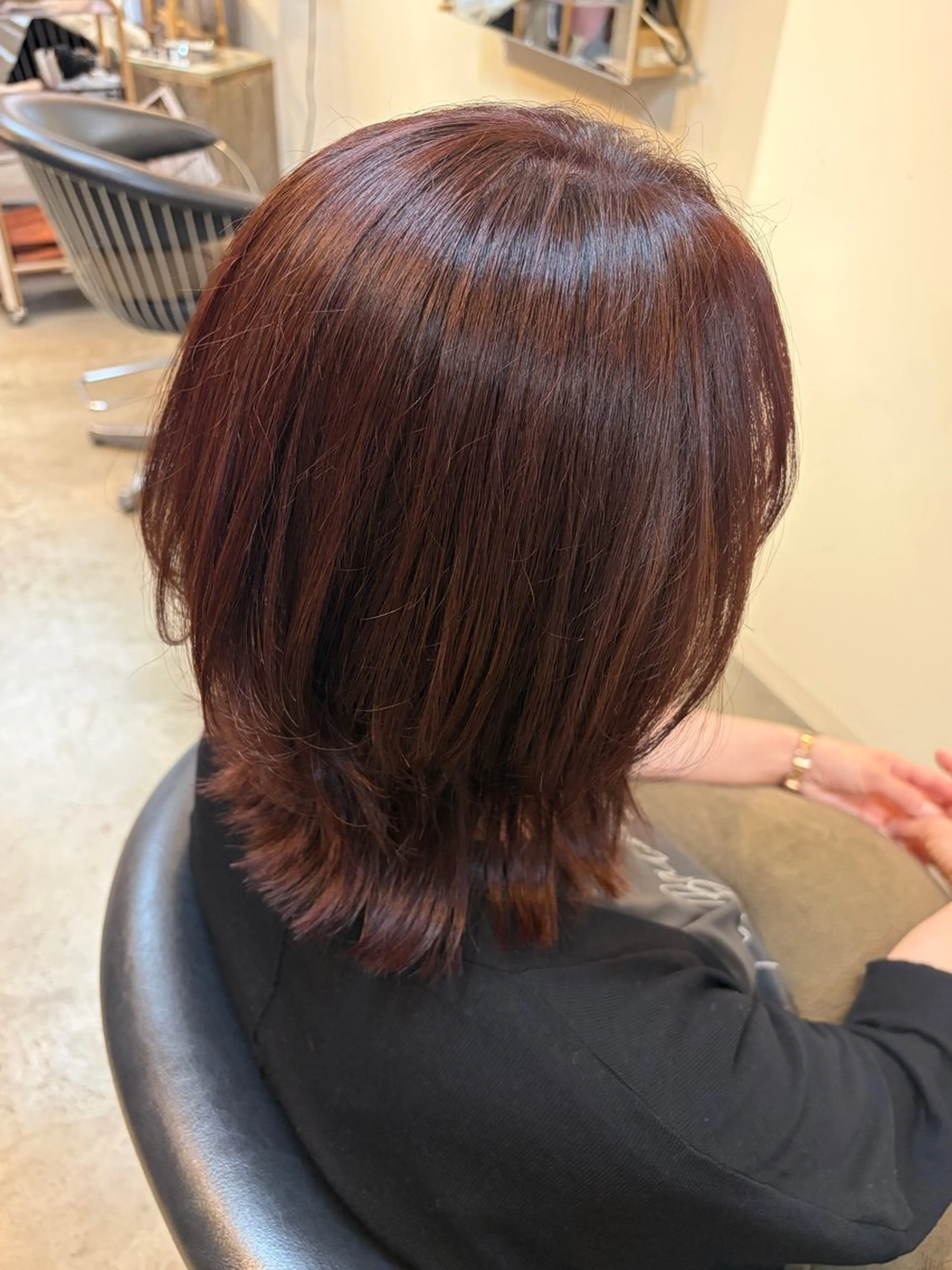 ミディアム カラー 高田 茉弥のヘアスタイル