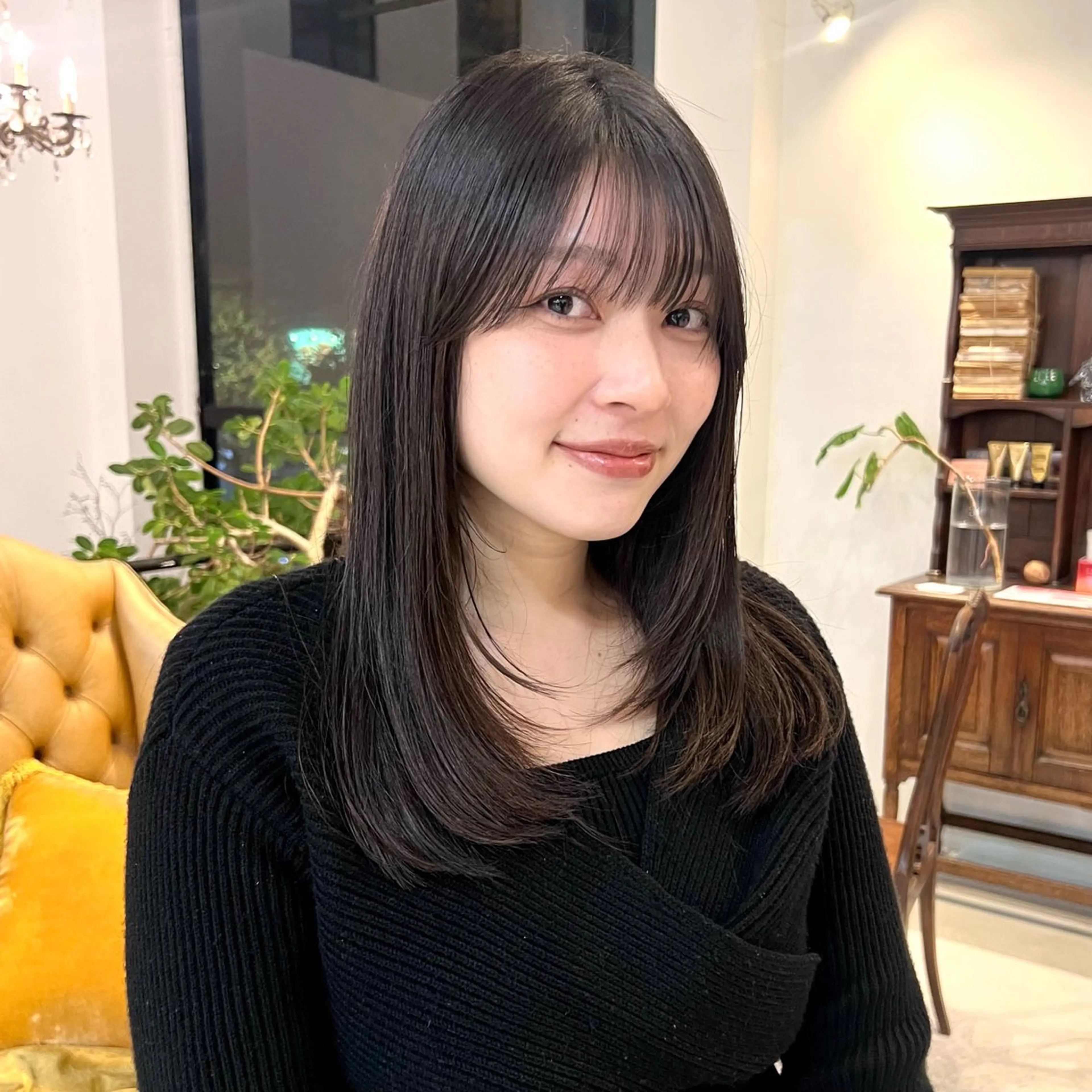 セミロング カット トリートメント 金城 愛海のヘアスタイル