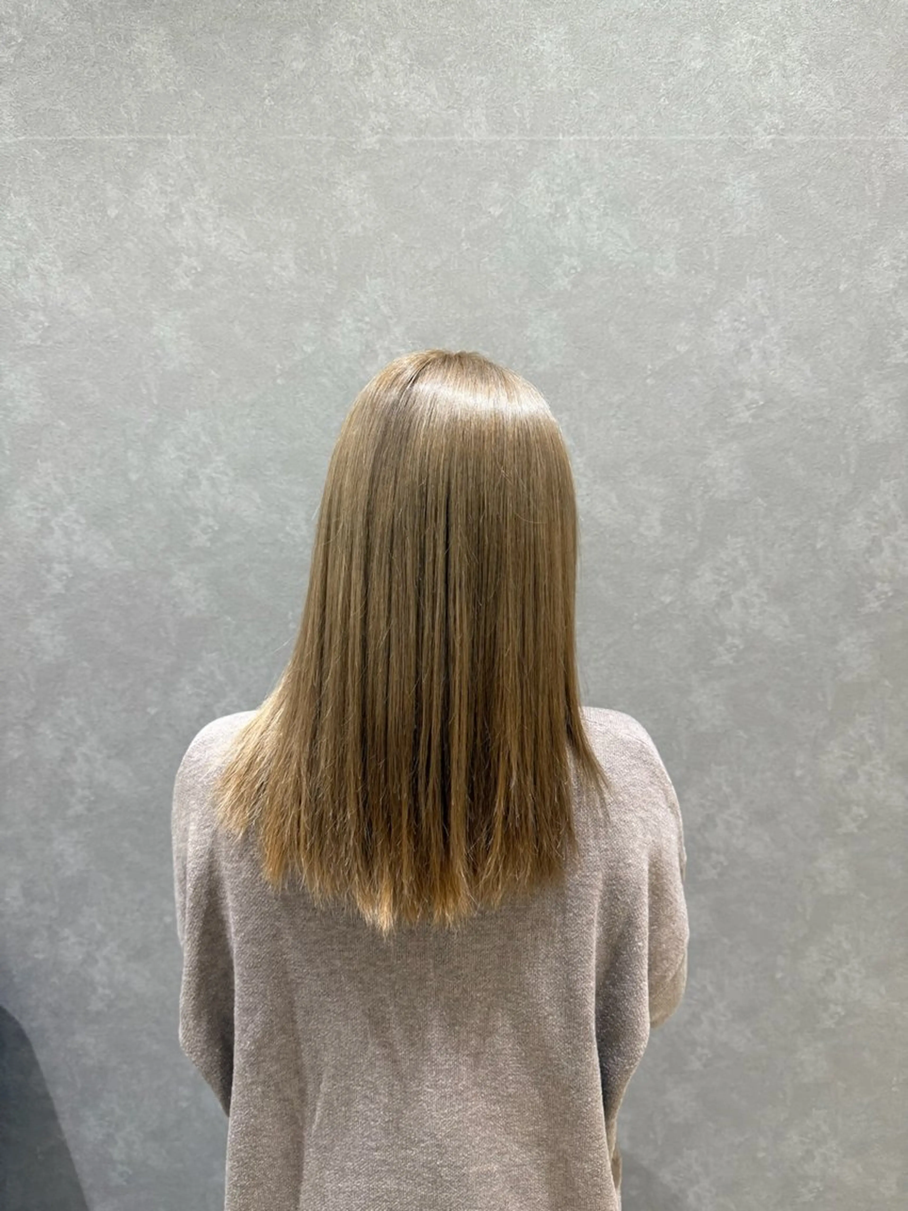 カラー ハイトーンカラー Lee天王寺 Rinのヘアスタイル