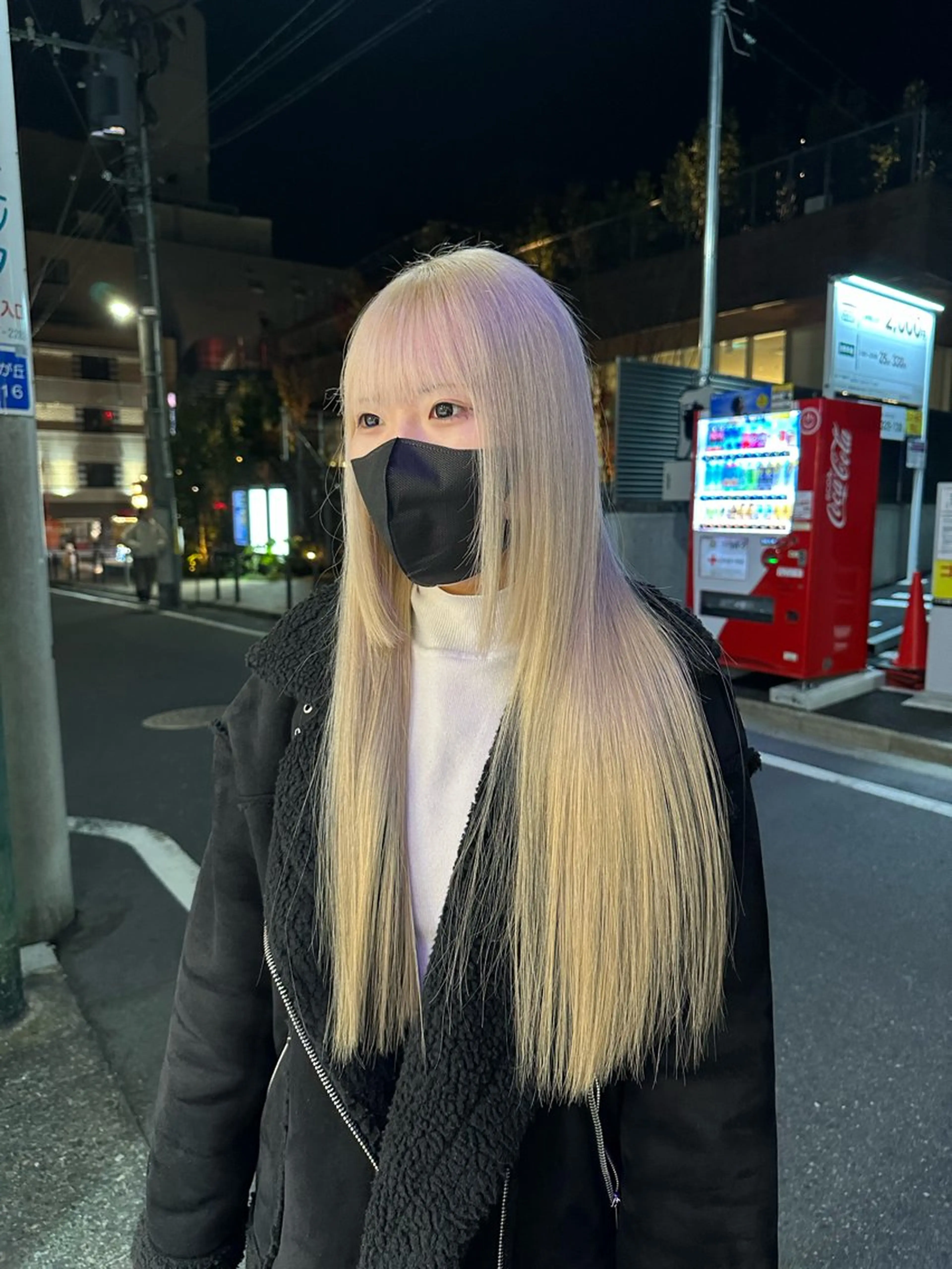ロング カラー MOE レイヤー/新宿三丁目のヘアスタイル