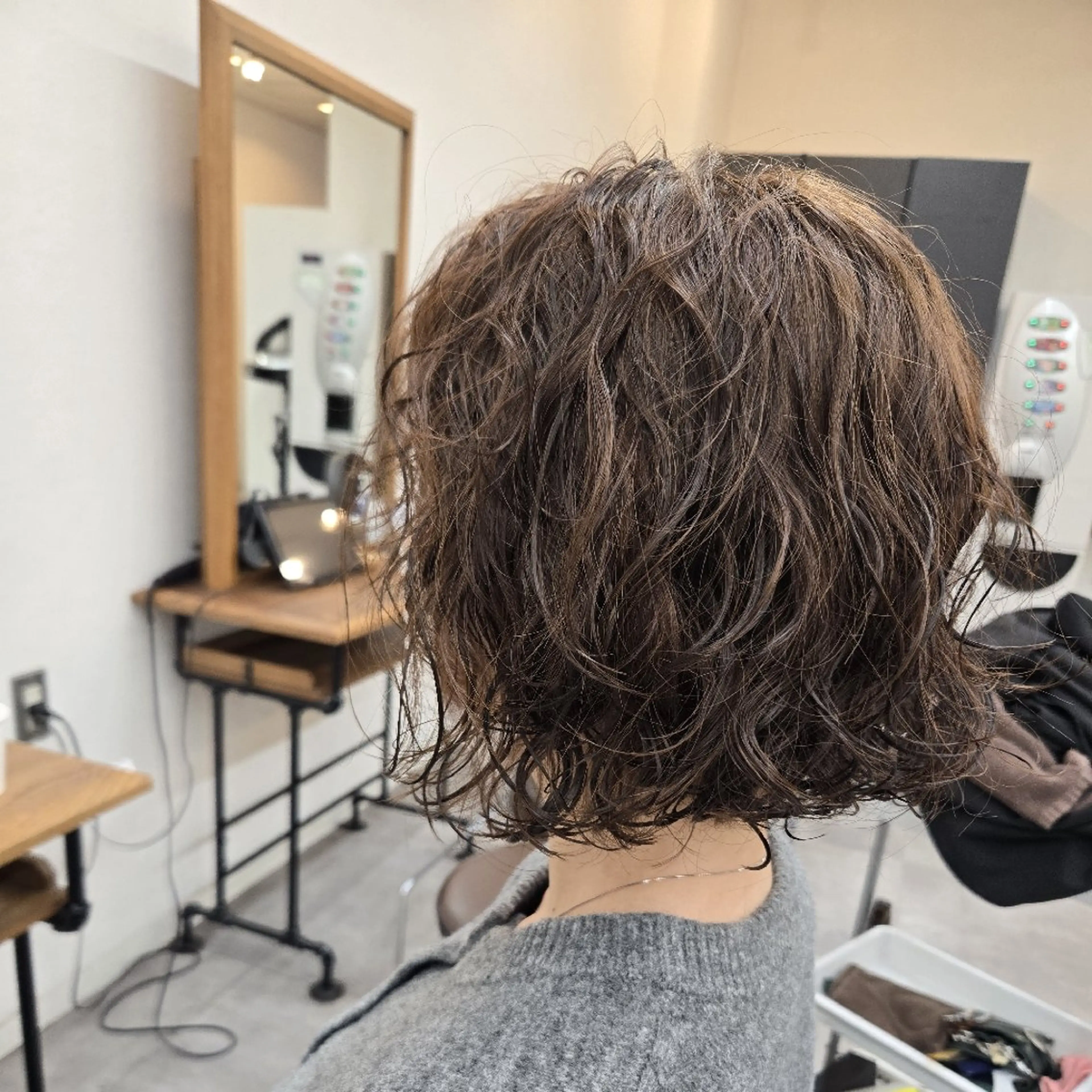 ショート カラー パーマ 浜田りほ Luxbe 博多バスターミナルのヘアスタイル