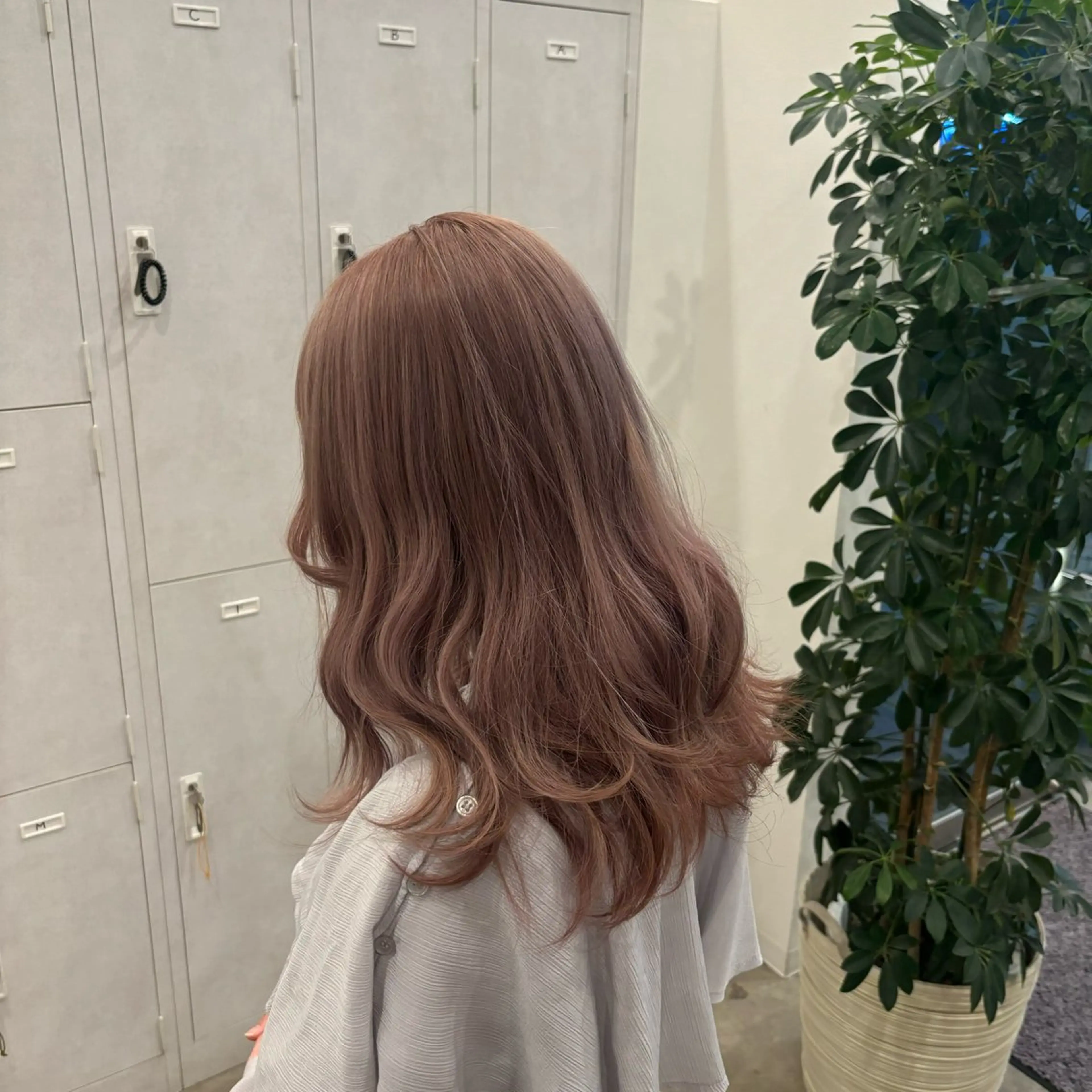 カラー ベージュカラー ピンクカラー ピンクベージュ 卒業式のヘアスタイル 佐藤 優里のヘアスタイル