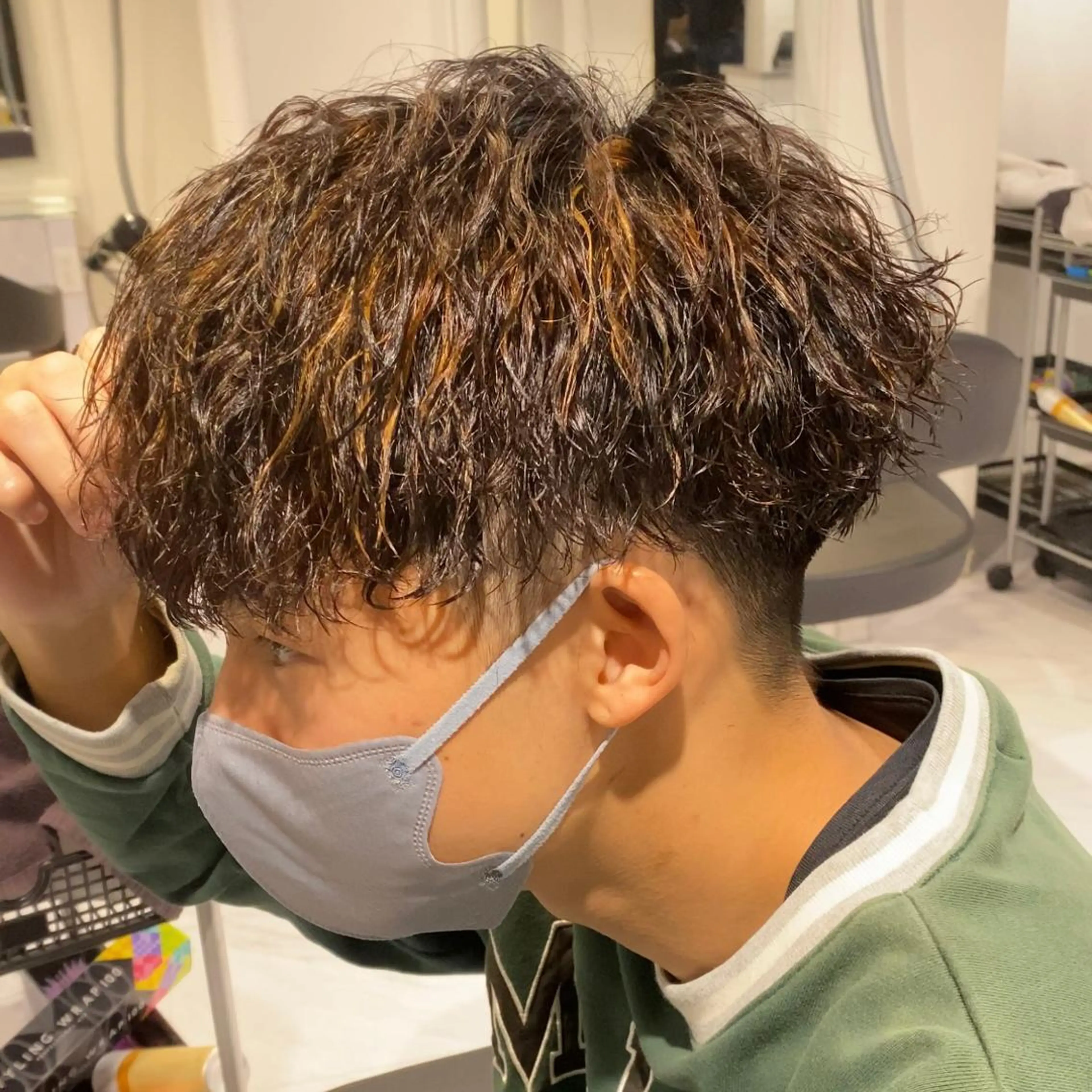 ショート カラー パーマ ヘアアレンジ メンズ キッズ ネイル マツエク・マツパ アイブロウ センターパート メンズハイライト マッシュ メンズパーマ メンズツイストパーマ ✂️メンズカット ひろき✂️のヘアスタイル