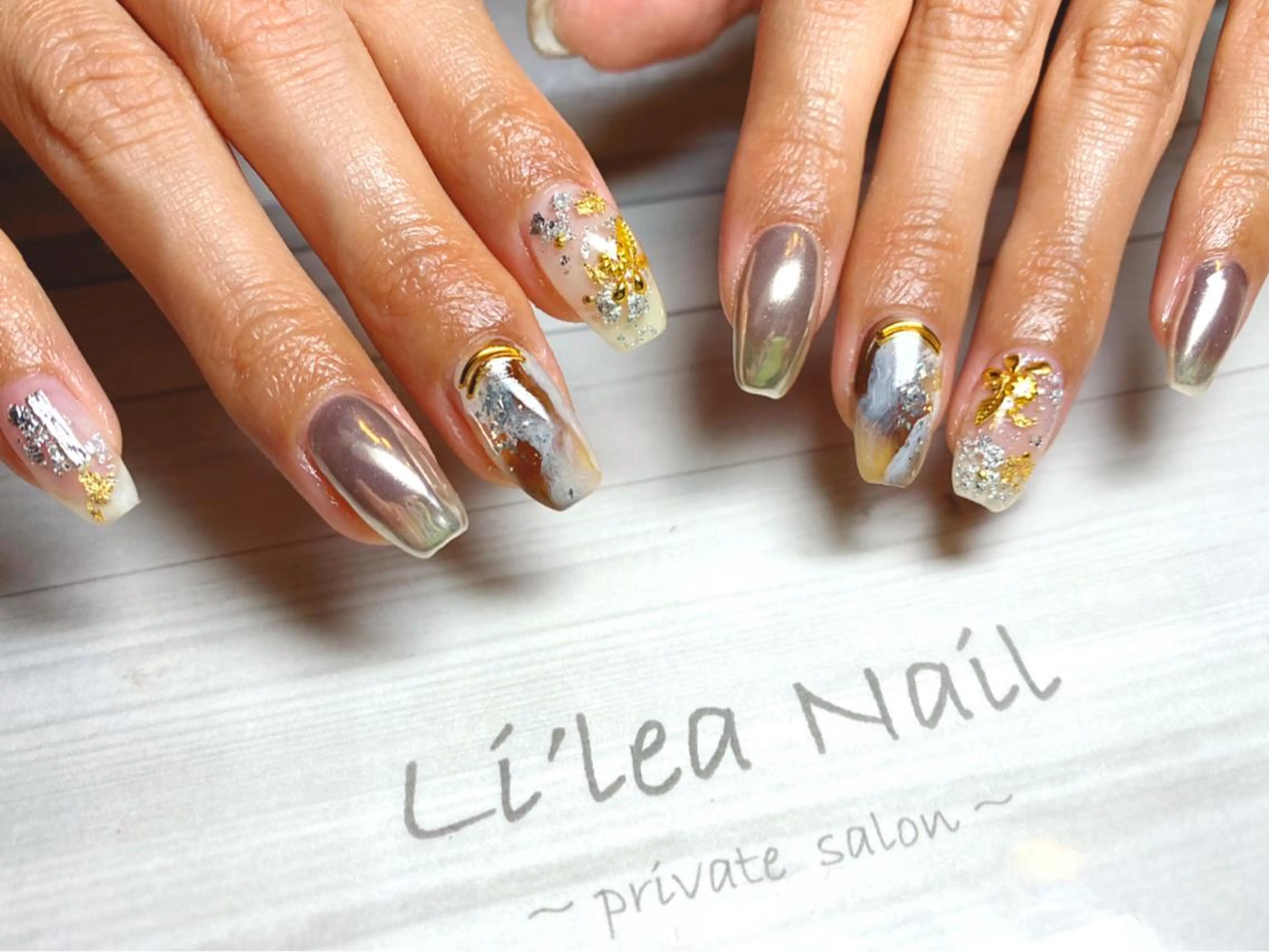 ネイル Li'leaNail AINAのネイルデザイン