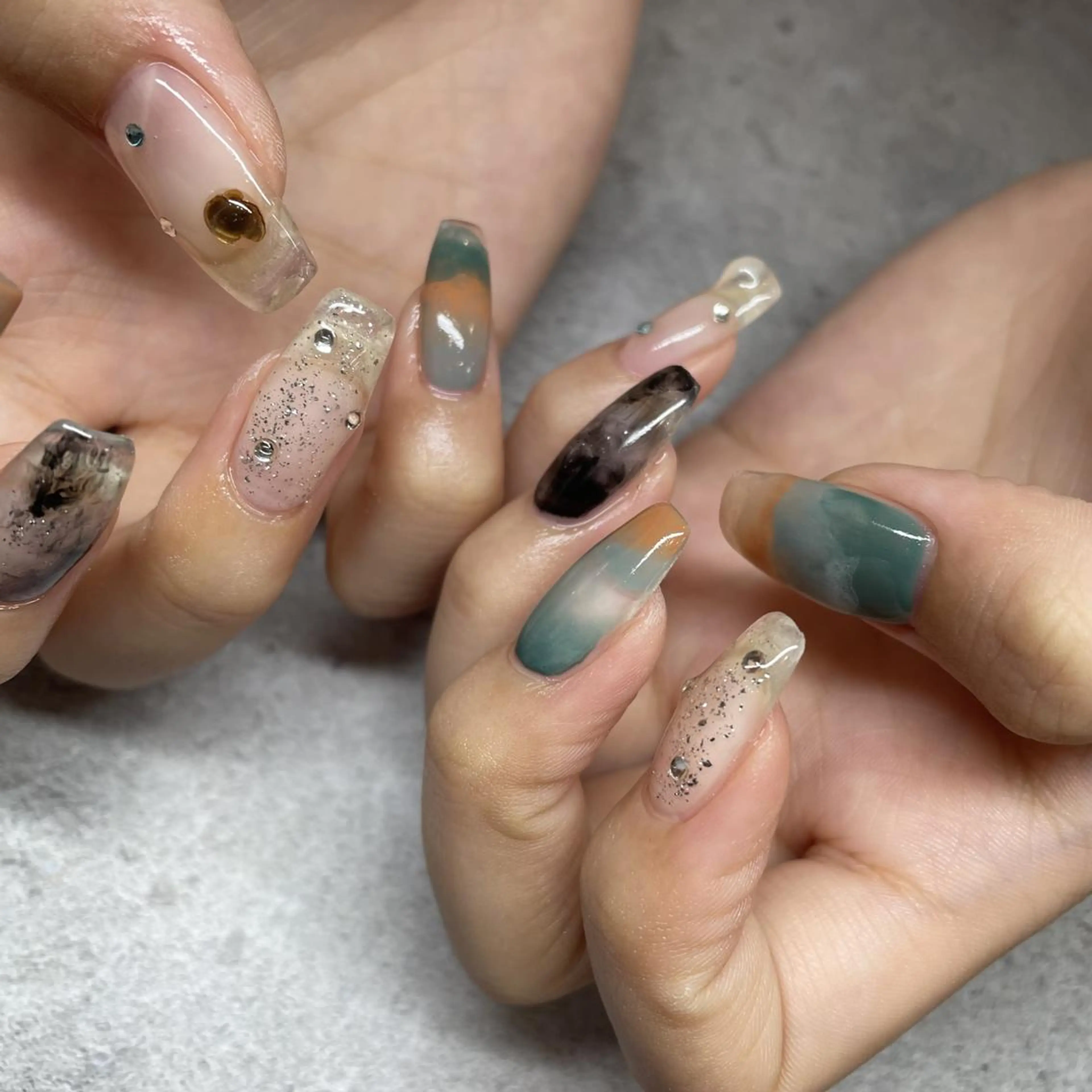 ネイル p.o.n.所属・🫧aku🫧 自由が丘／フィルインのネイルデザイン