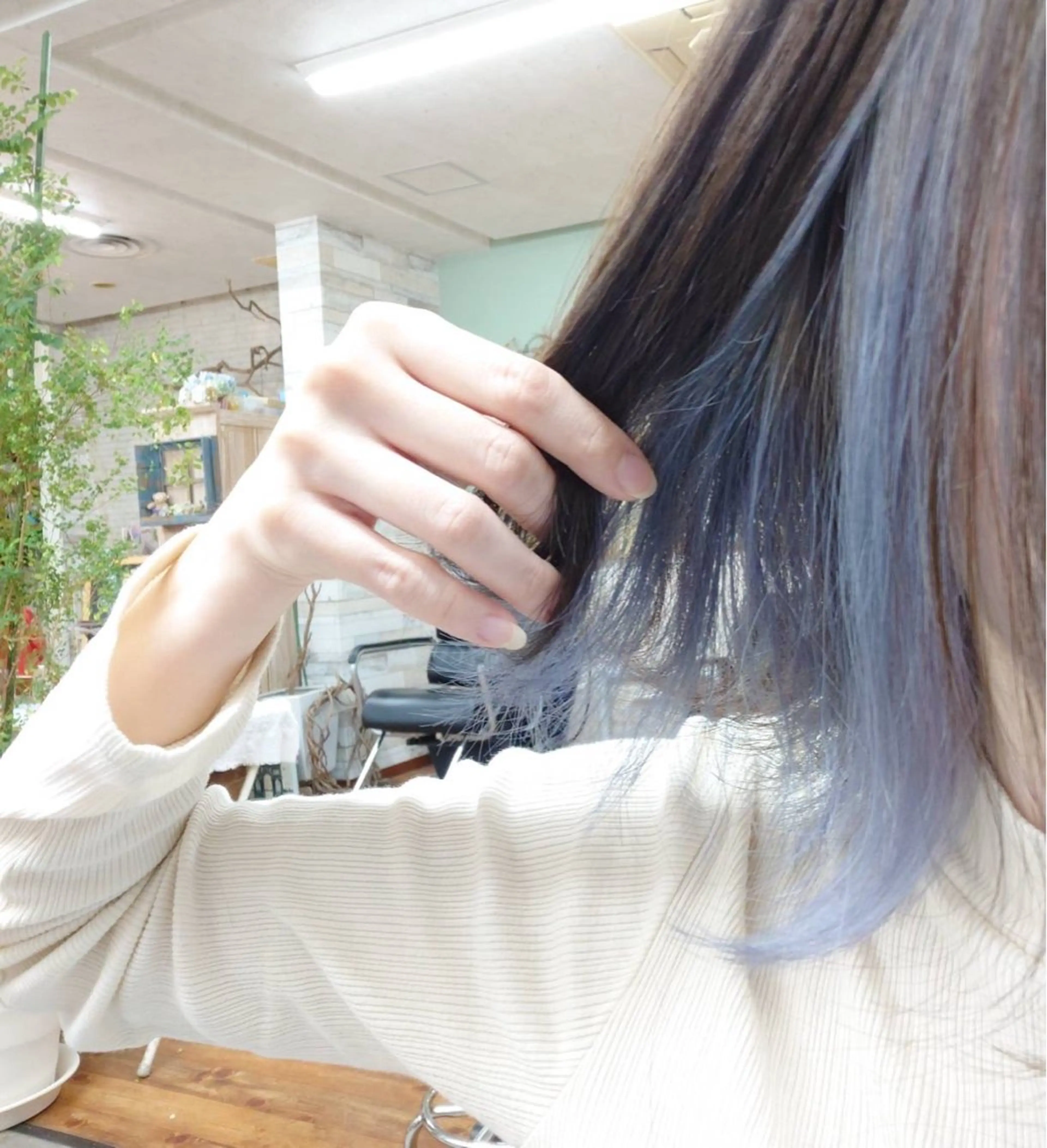 ショート カラー アッシュ アッシュグレー ブリーチ 大坪 拓斗のヘアスタイル