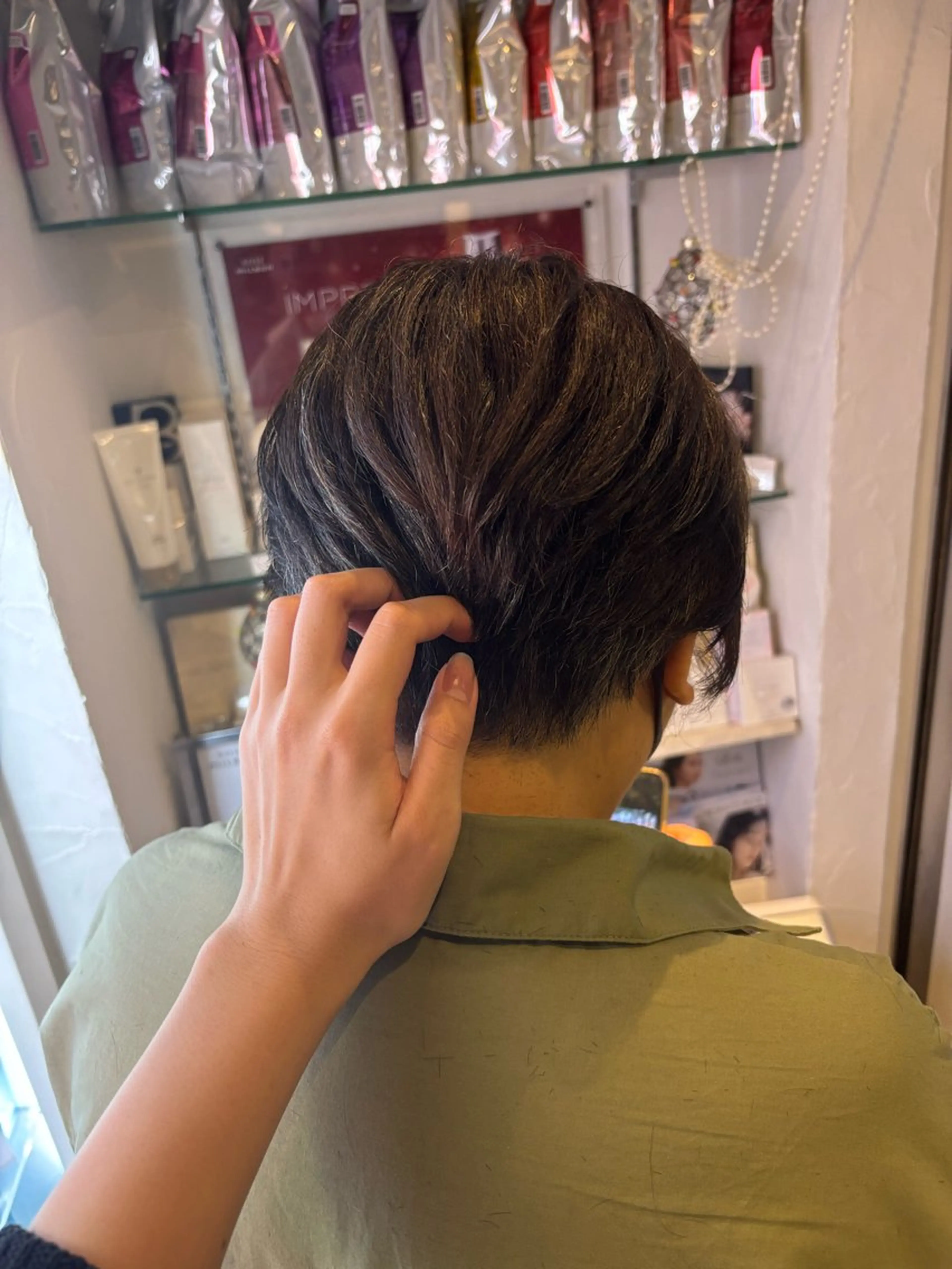 ショート ボブ レイヤーカット ショートヘア トリートメント ヘッドスパ レイヤー/ハッシュカ ット/顔周り/フウカのヘアスタイル