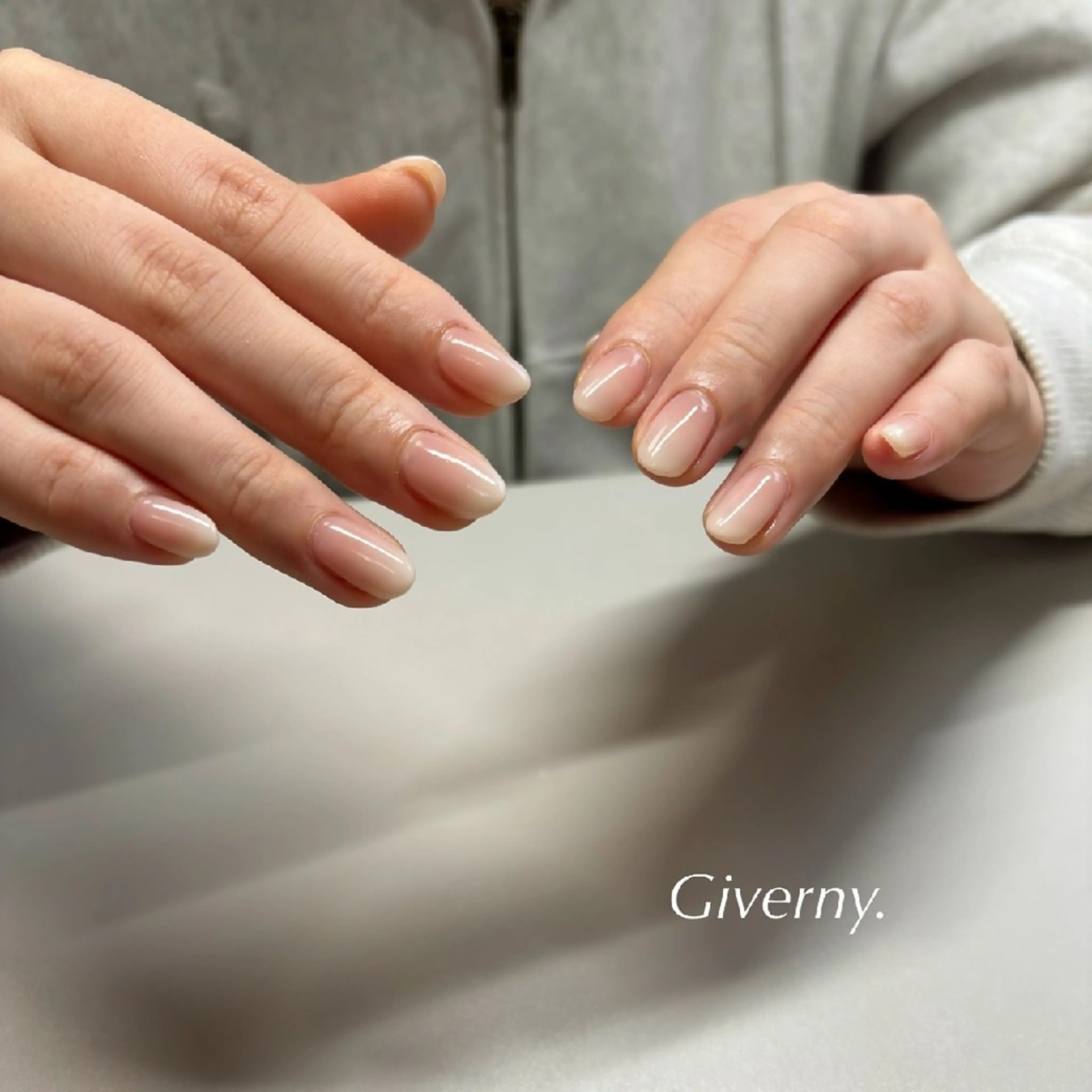 ネイル グラデーション オフィスネイル ハンドネイル Giverny .のネイルデザイン