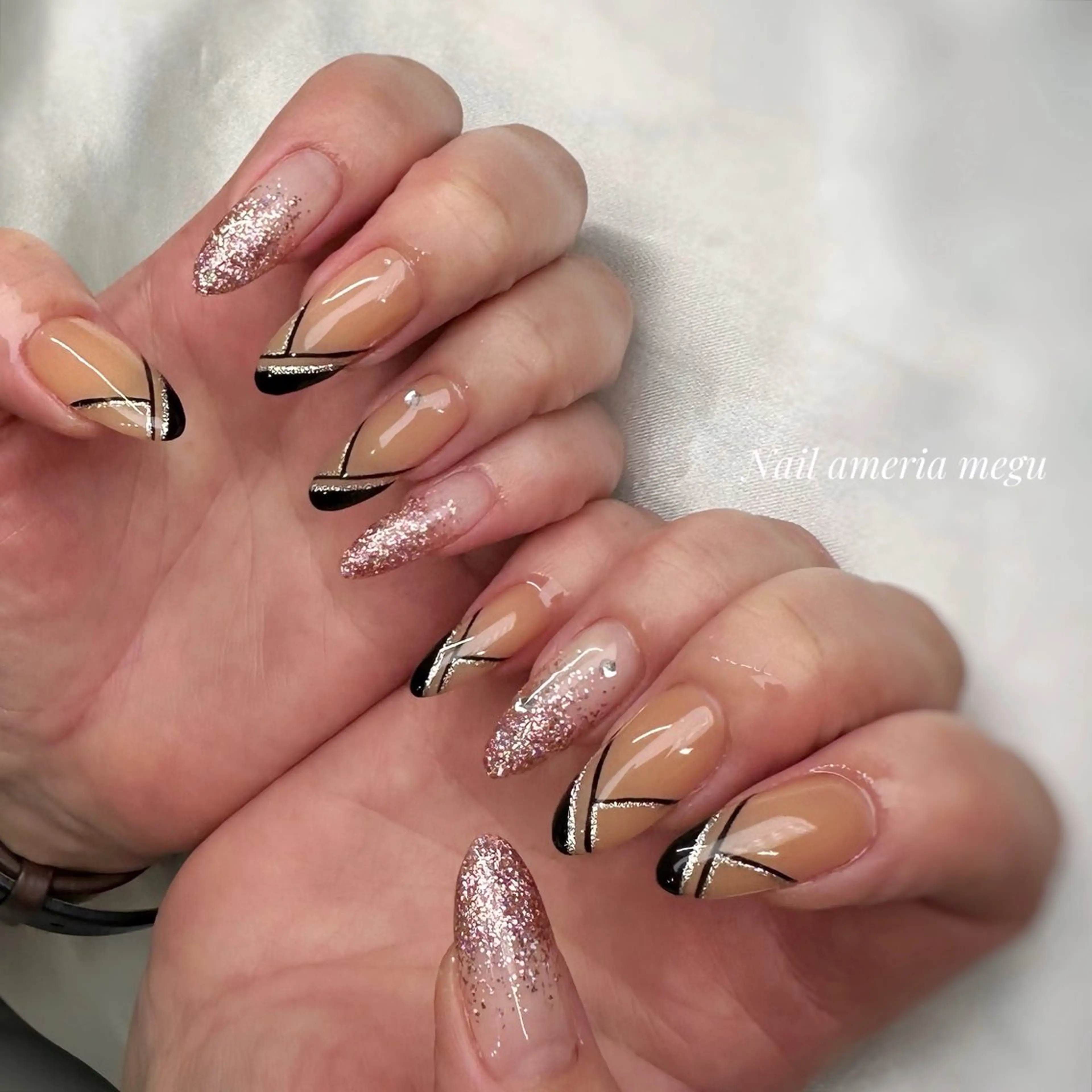 ネイル フレンチネイル グラデーション ラメ(グリッター) ラメグラデーション ハンドネイル Nail ameria megu所属・ameria meguのネイルデザイン