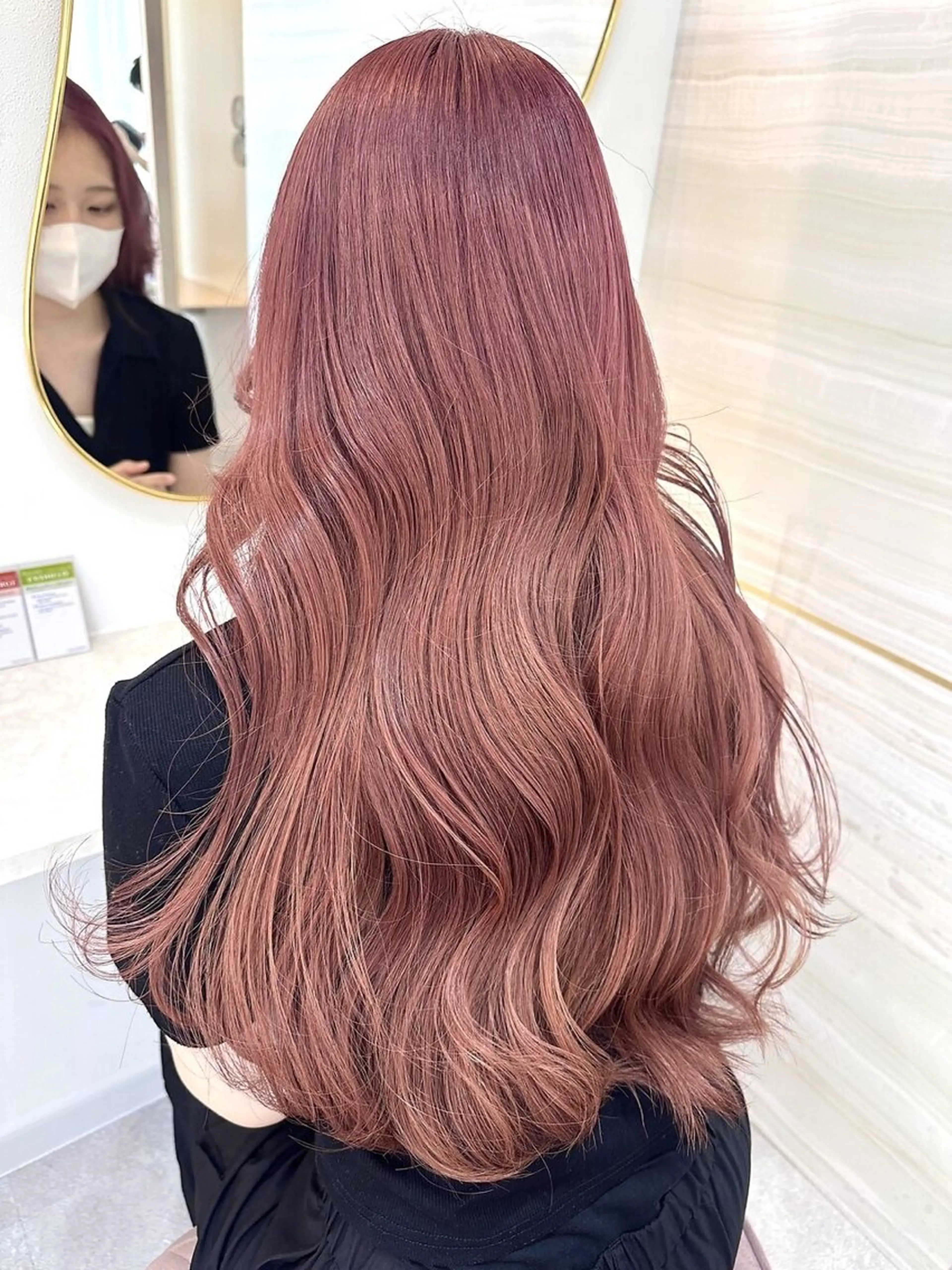 ロング カラー ブリーチ ケアブリーチ ハイトーンカラー ロング 🐈‍⬛momo🐾 ダブルカラーのヘアスタイル