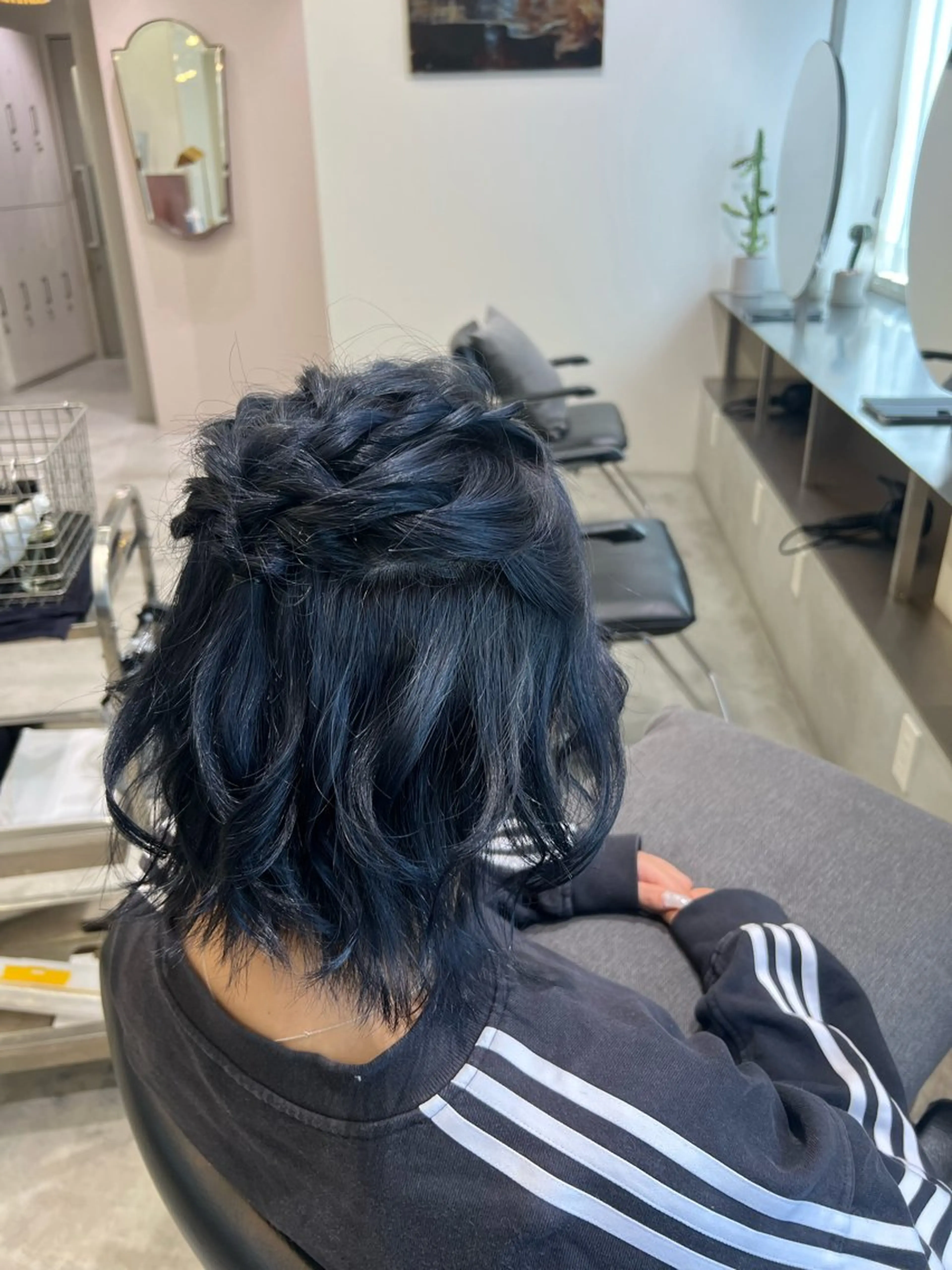 カラー ブルーカラー ネイビーカラー ハシモト ミオのヘアスタイル
