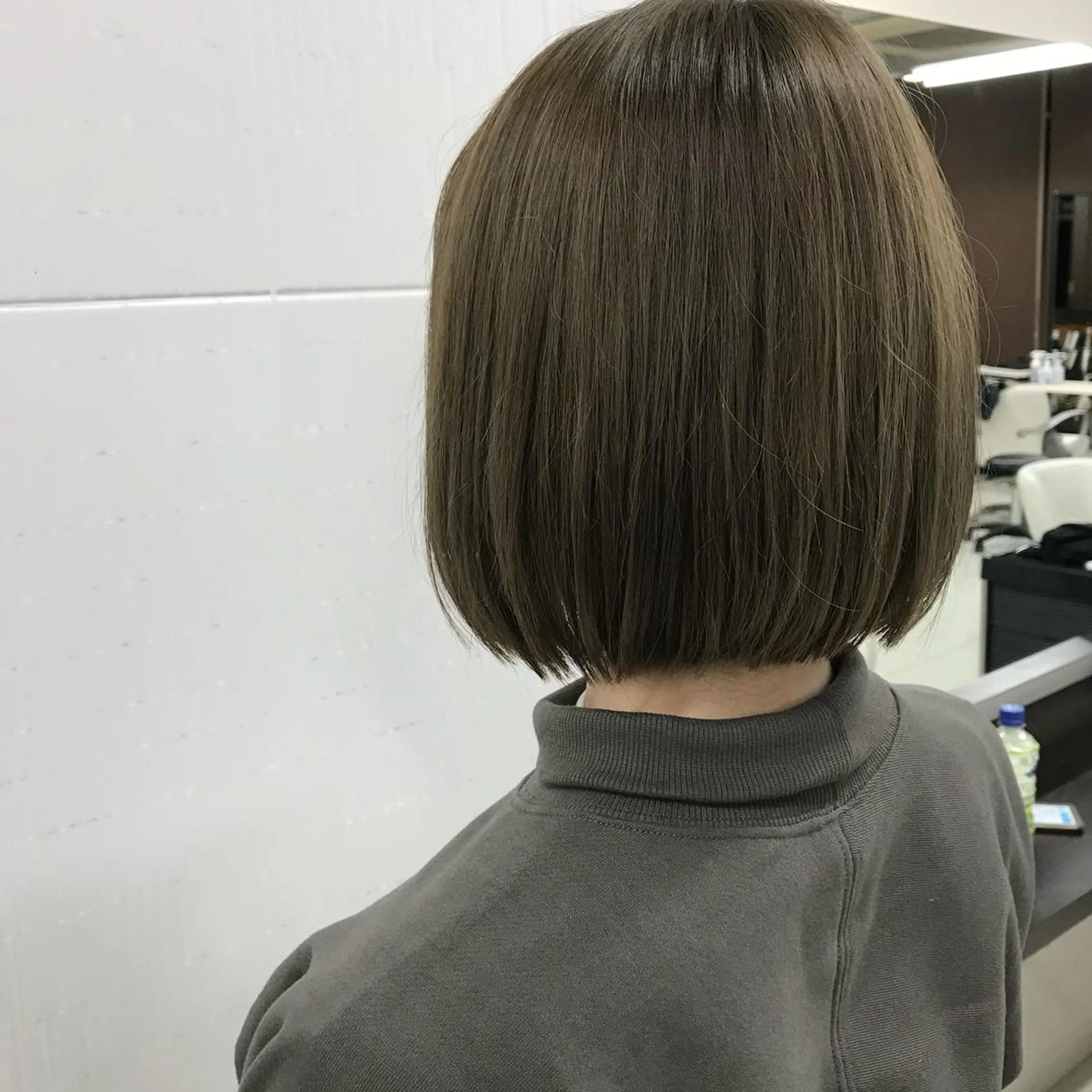 ショート カラー ベージュカラー ブリーチ ケアブリーチ ダブルカラー オリーブベージュ ヘアカラー トリートメント BOOTH share salon所属・ハタケヤマヨシキ ／BOOTHのヘアスタイル