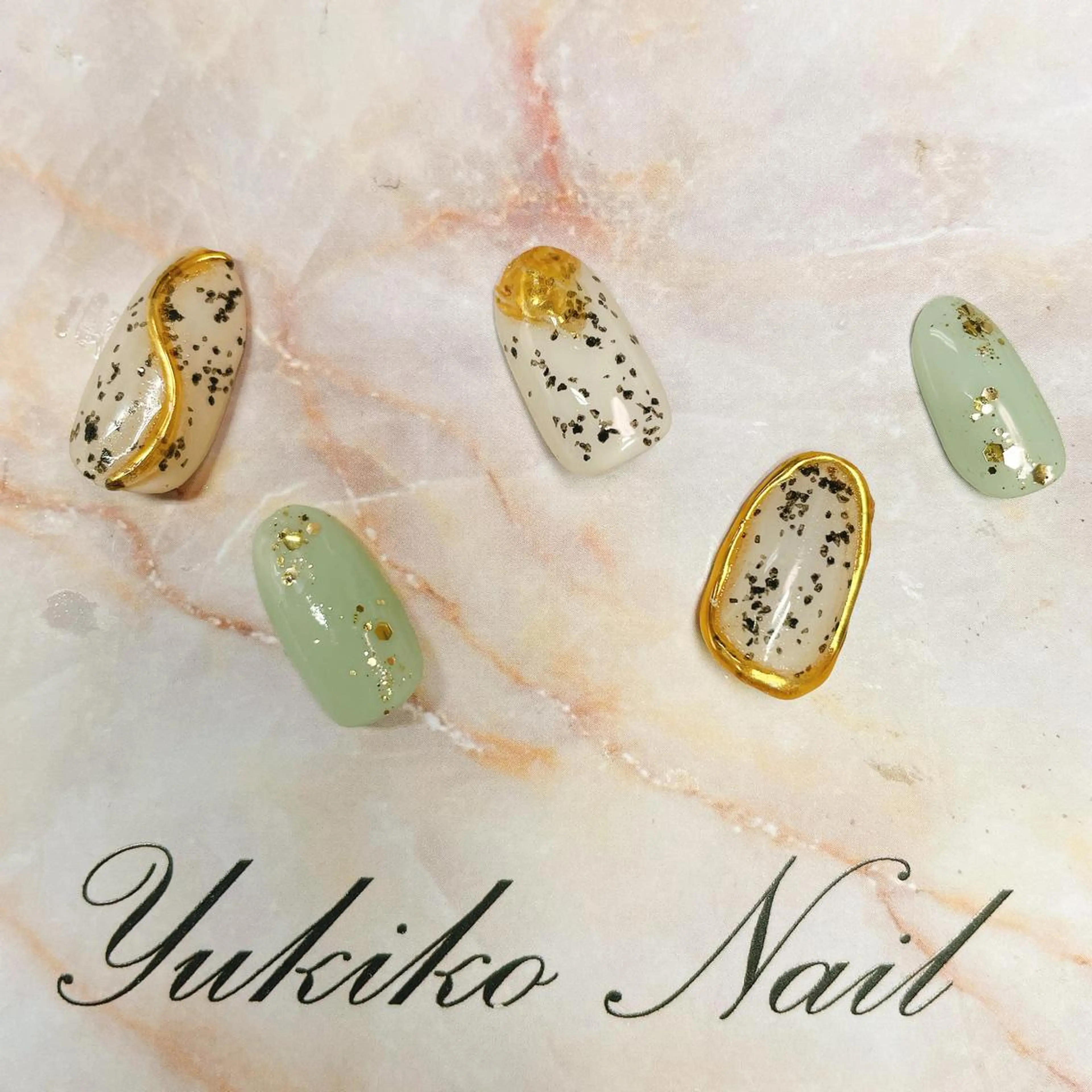 ネイル アートネイル フラワーネイル ジェルネイル マグネットネイル ミラーネイル ユキコ ネイルのネイルデザイン