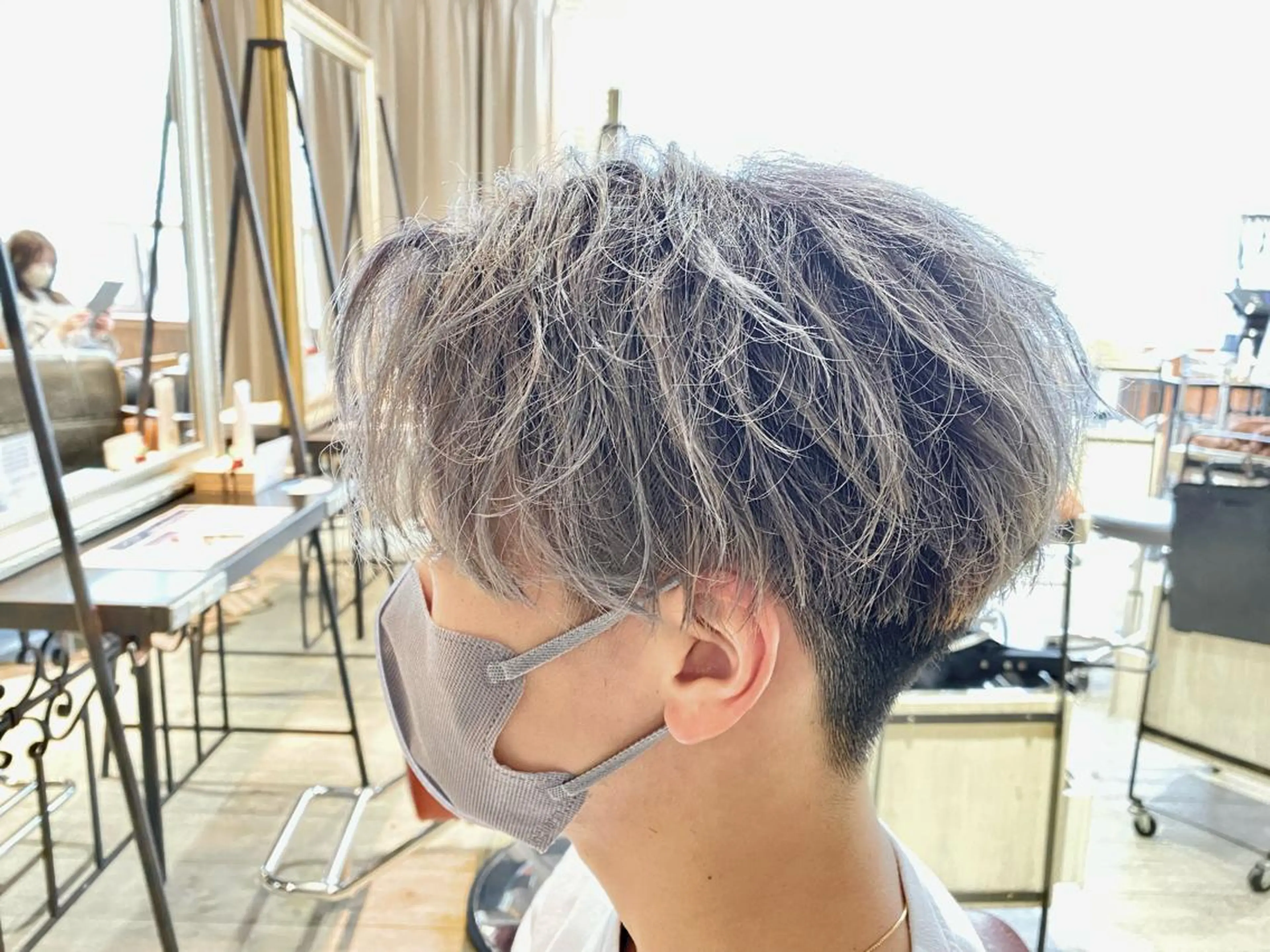 ショート カラー ヘアアレンジ メンズ メンズハイトーン アッシュ ハイトーンカラー パープルカラー パープルアッシュ カット ヘアカラー MODE K’s川西 瀧尻光のヘアスタイル