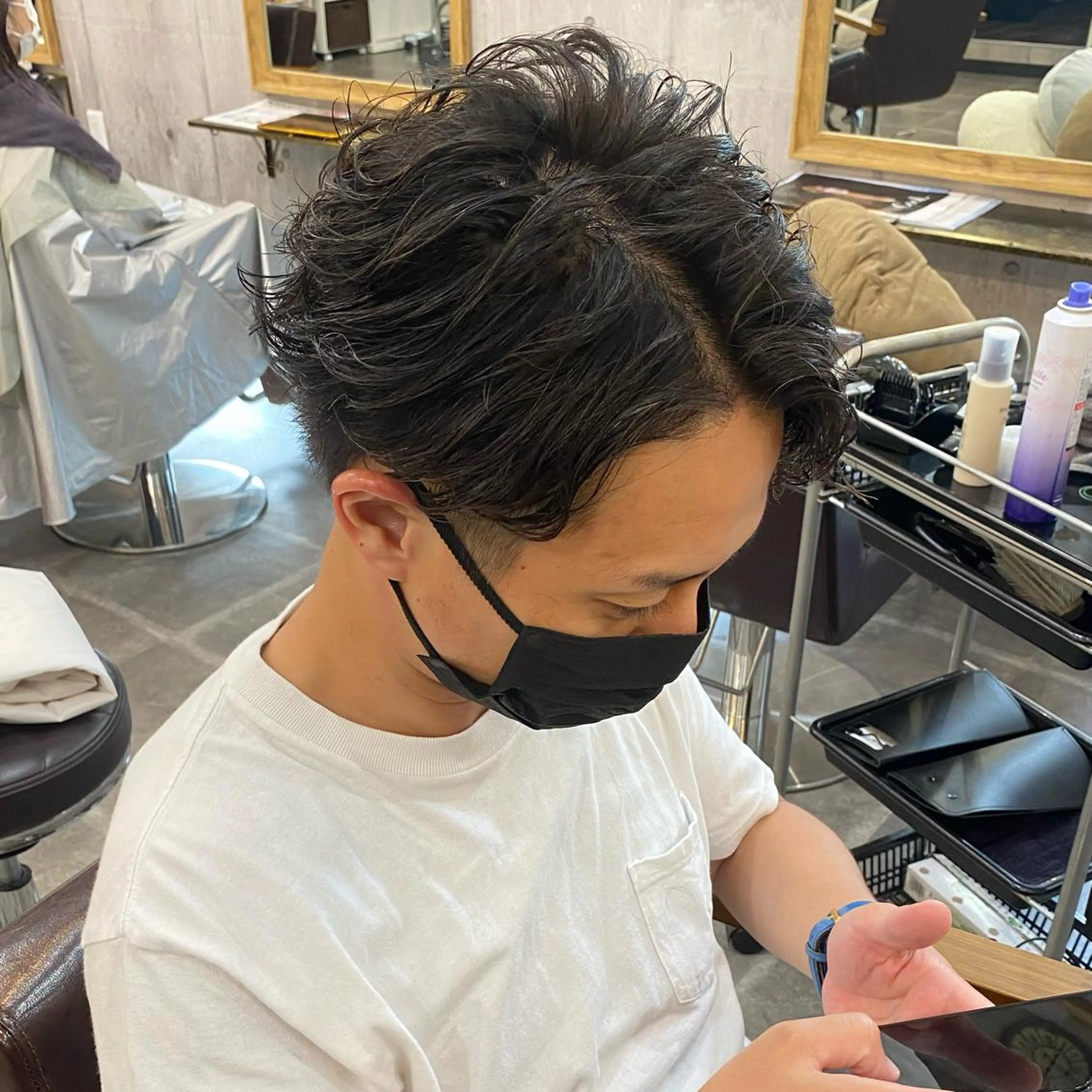 ミディアム パーマ メンズ 高橋 宏輔のヘアスタイル