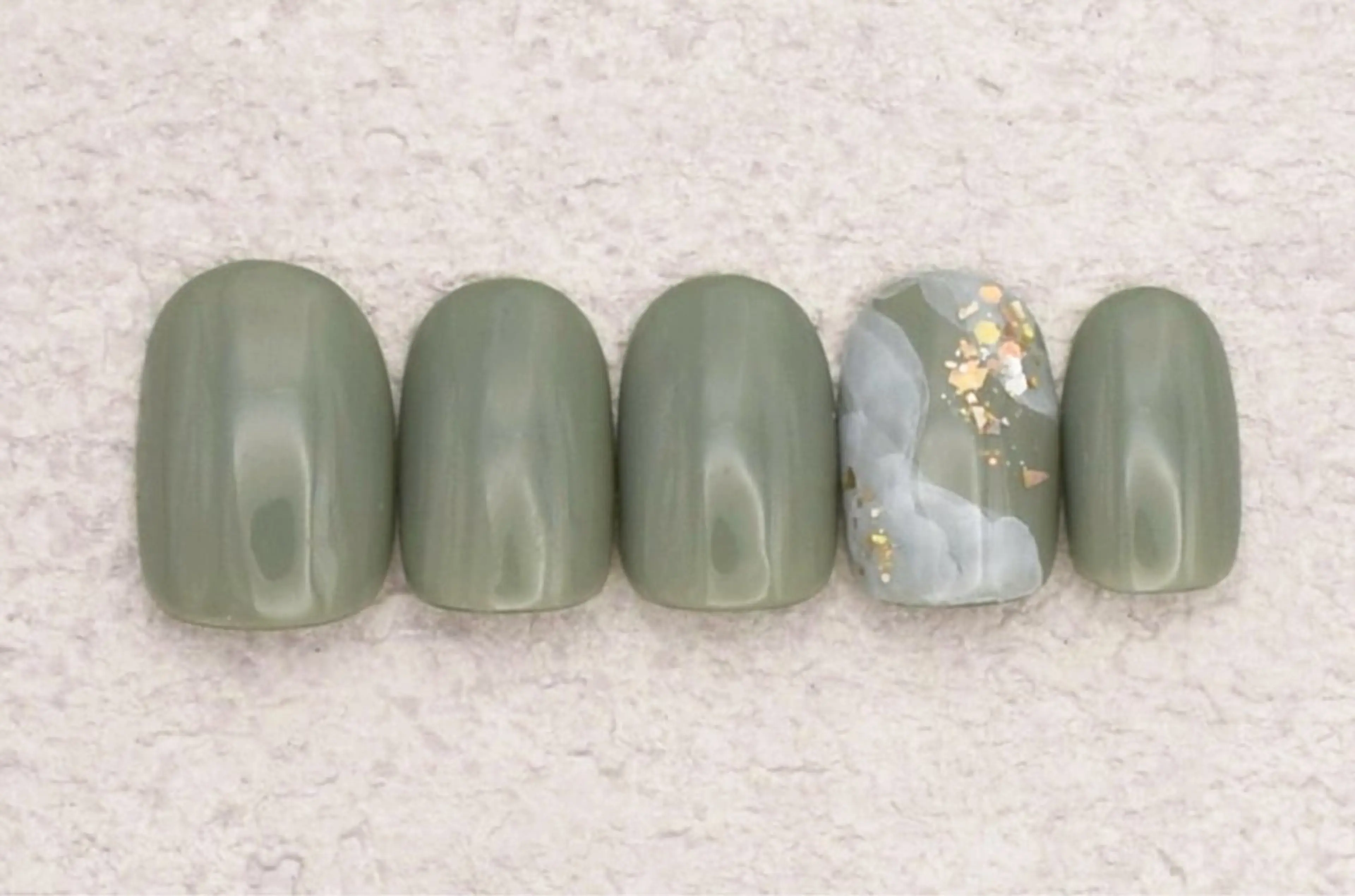 ネイル ゆら 練習生💅🏻のネイルデザイン