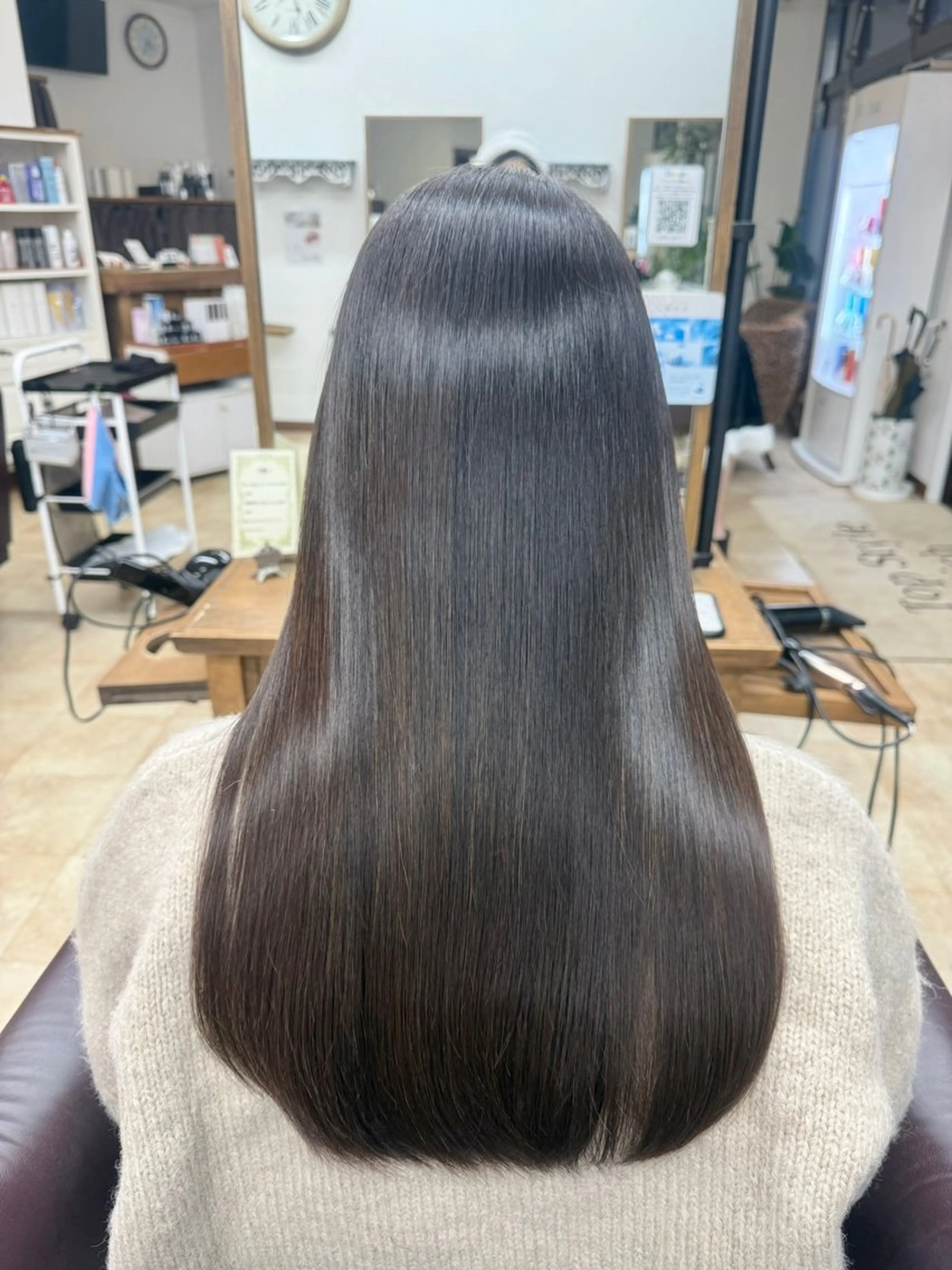 ロング 髪質改善 トリートメント 額田 汐莉のヘアスタイル