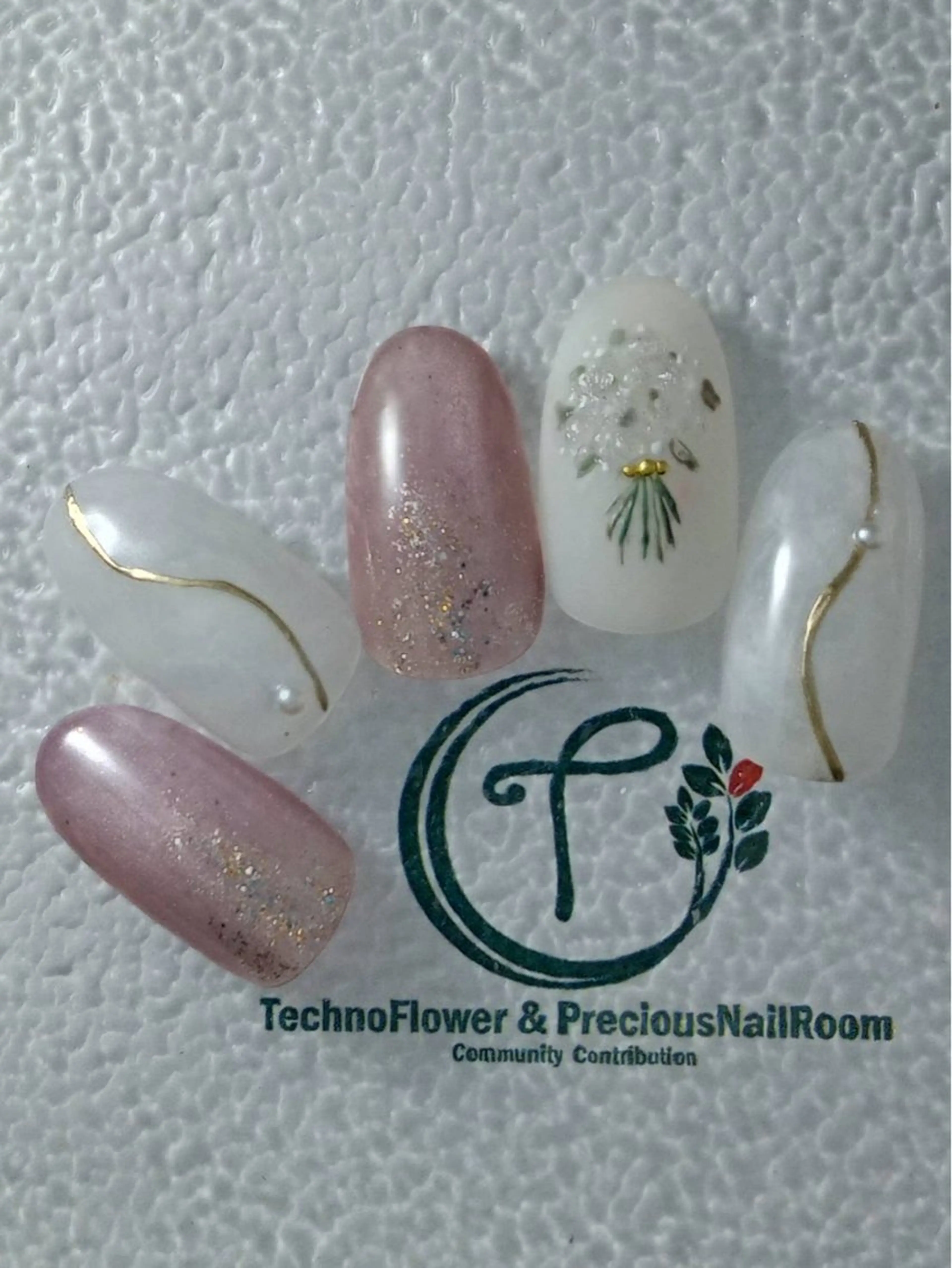 ネイル フラワーネイル precious nail roomのネイルデザイン