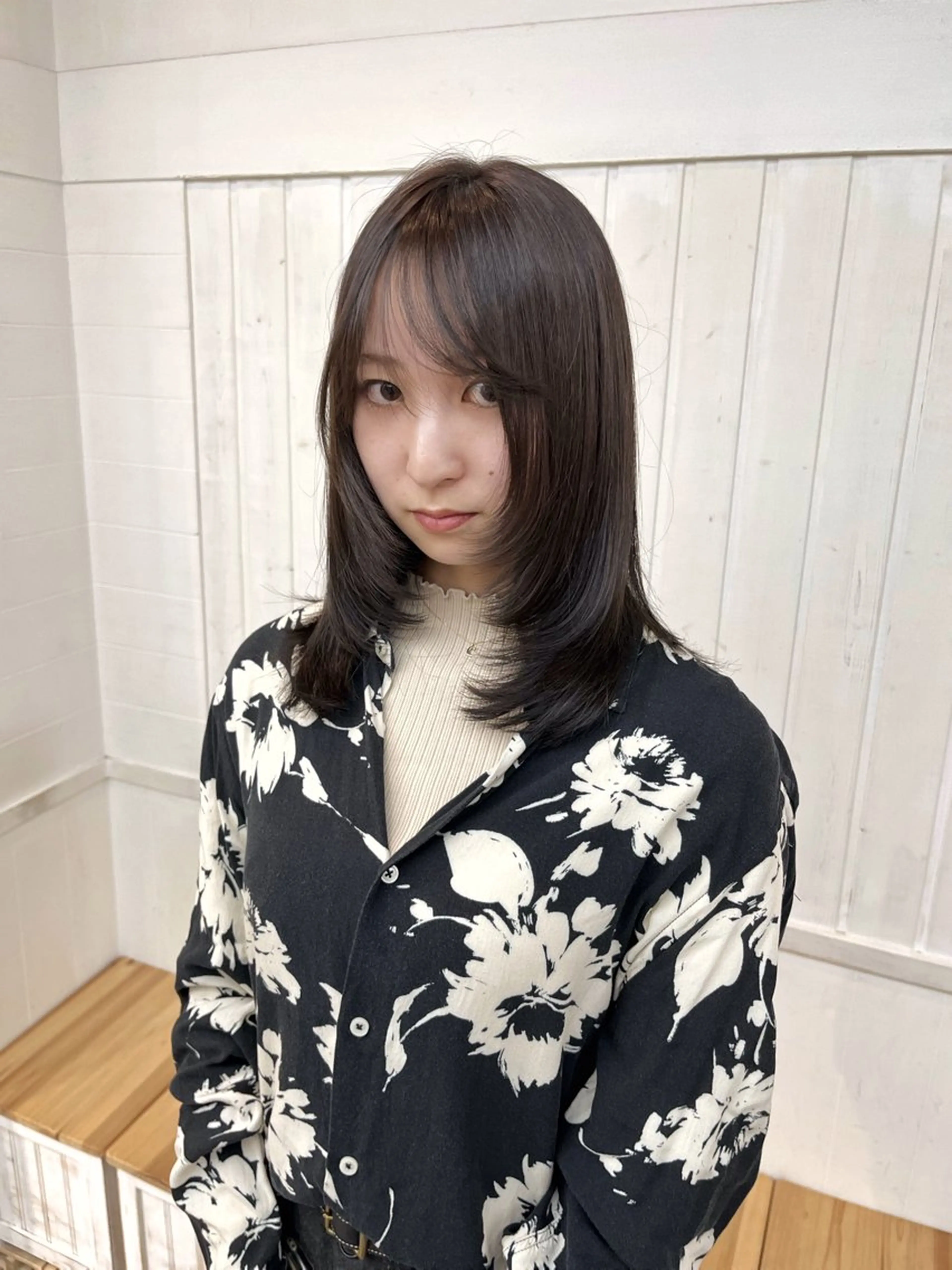 ミディアム カラー RIKU/毛流れ ヘア×眉ワックスのヘアスタイル