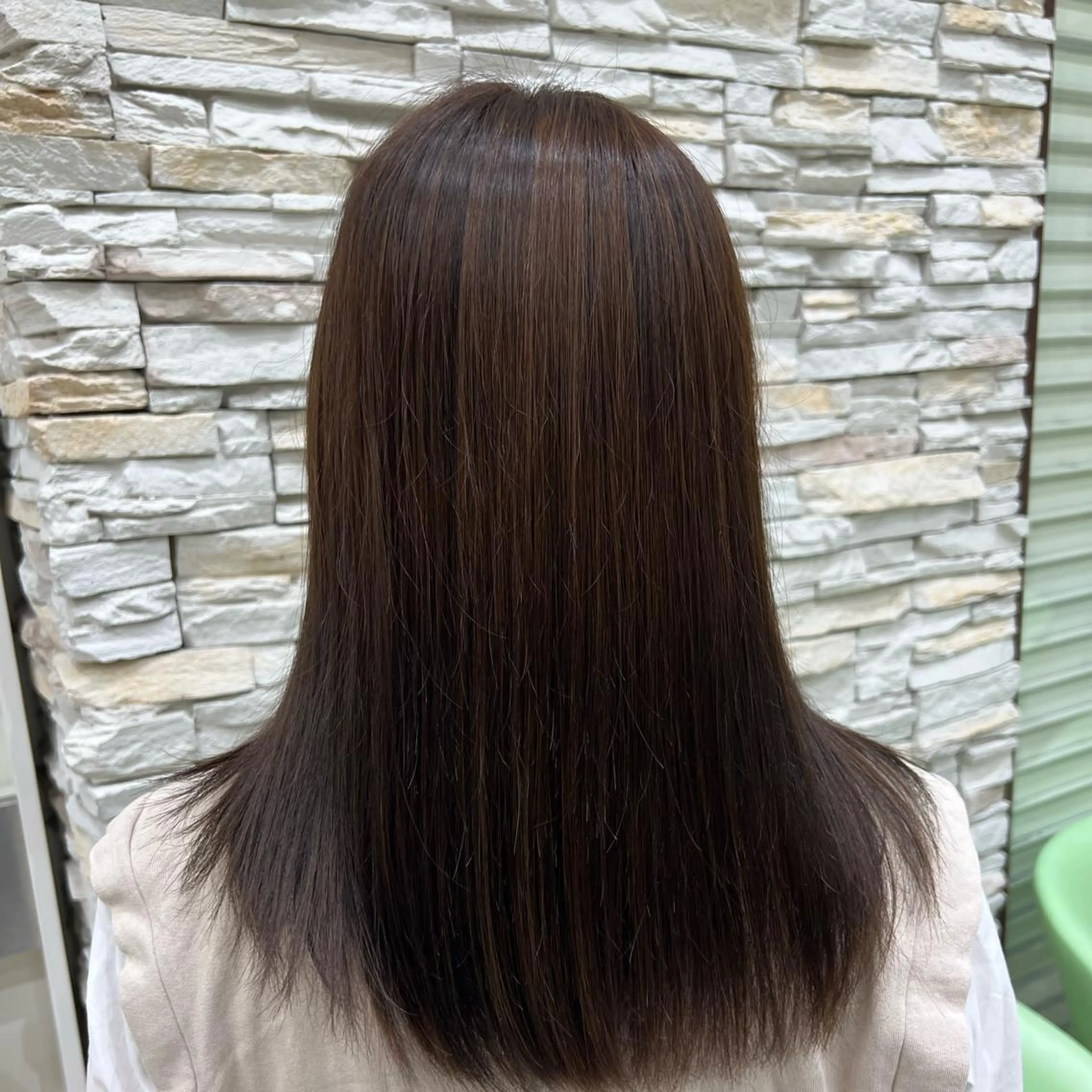 セミロング ハイトーン／透明感 カラー Mioのヘアスタイル