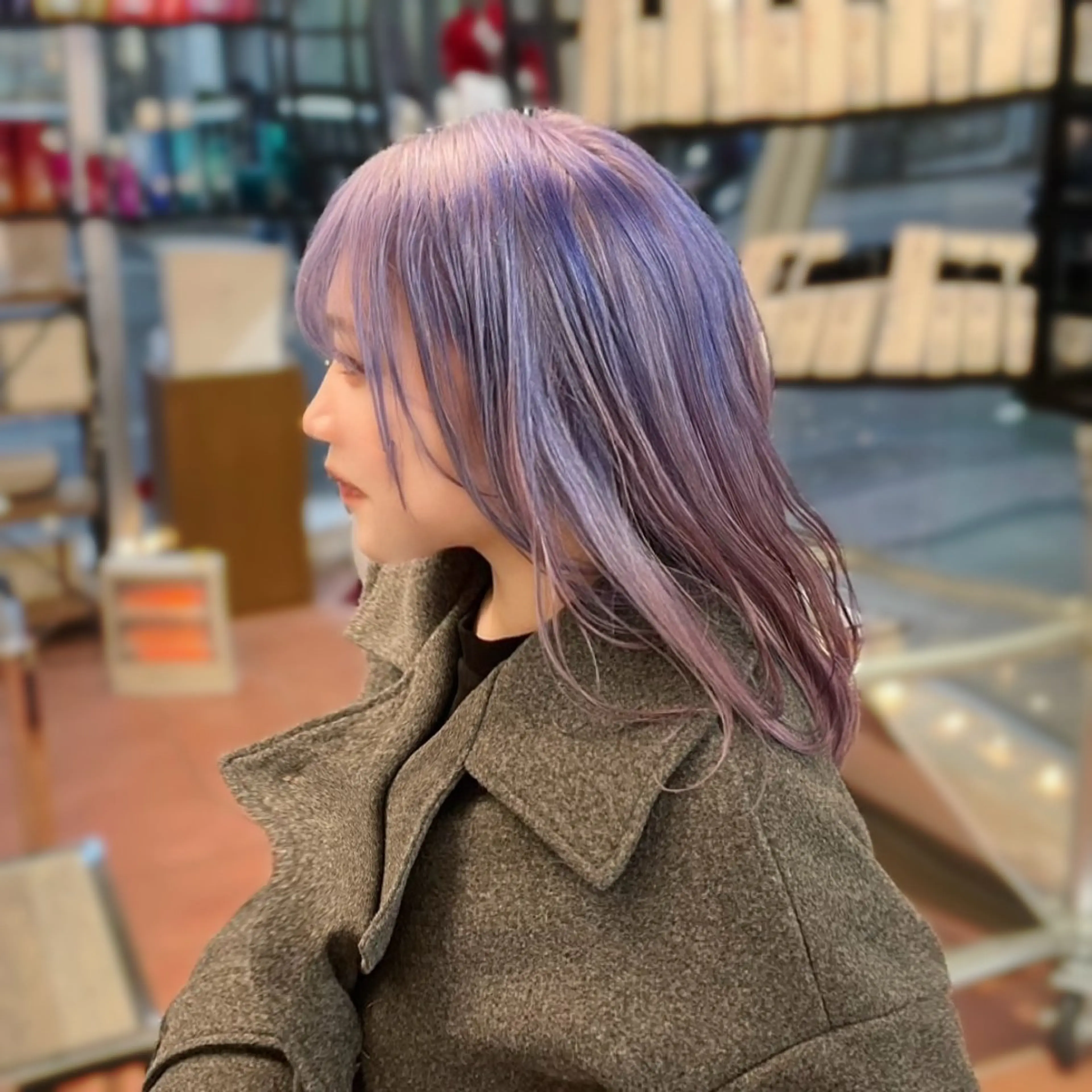 ミディアム カラー ヘアカラー トリートメント ⭐️韓国ブリーチ 顔周りカット⭐️のヘアスタイル