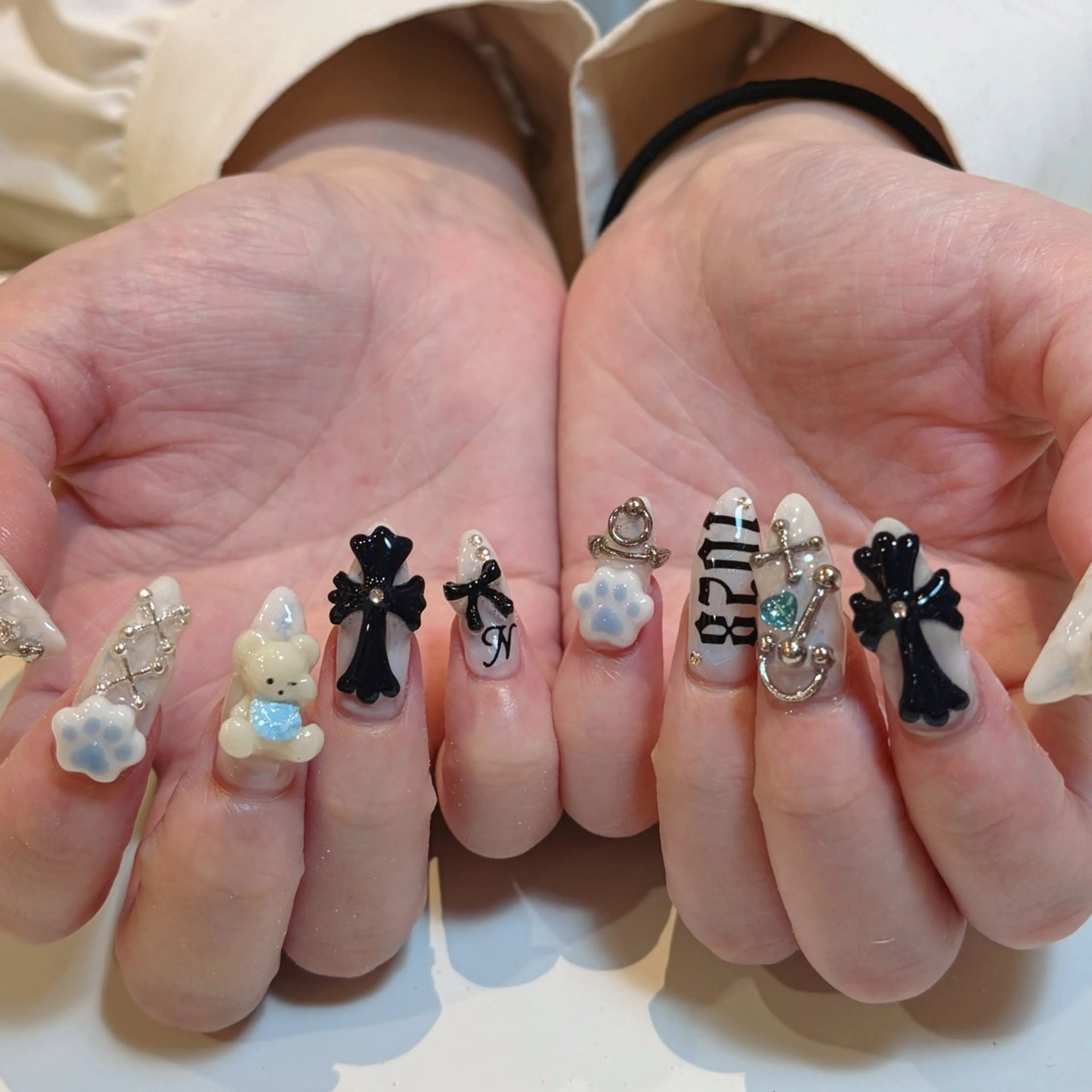 ネイル ハンドネイル sayuri ໒꒱のネイルデザイン
