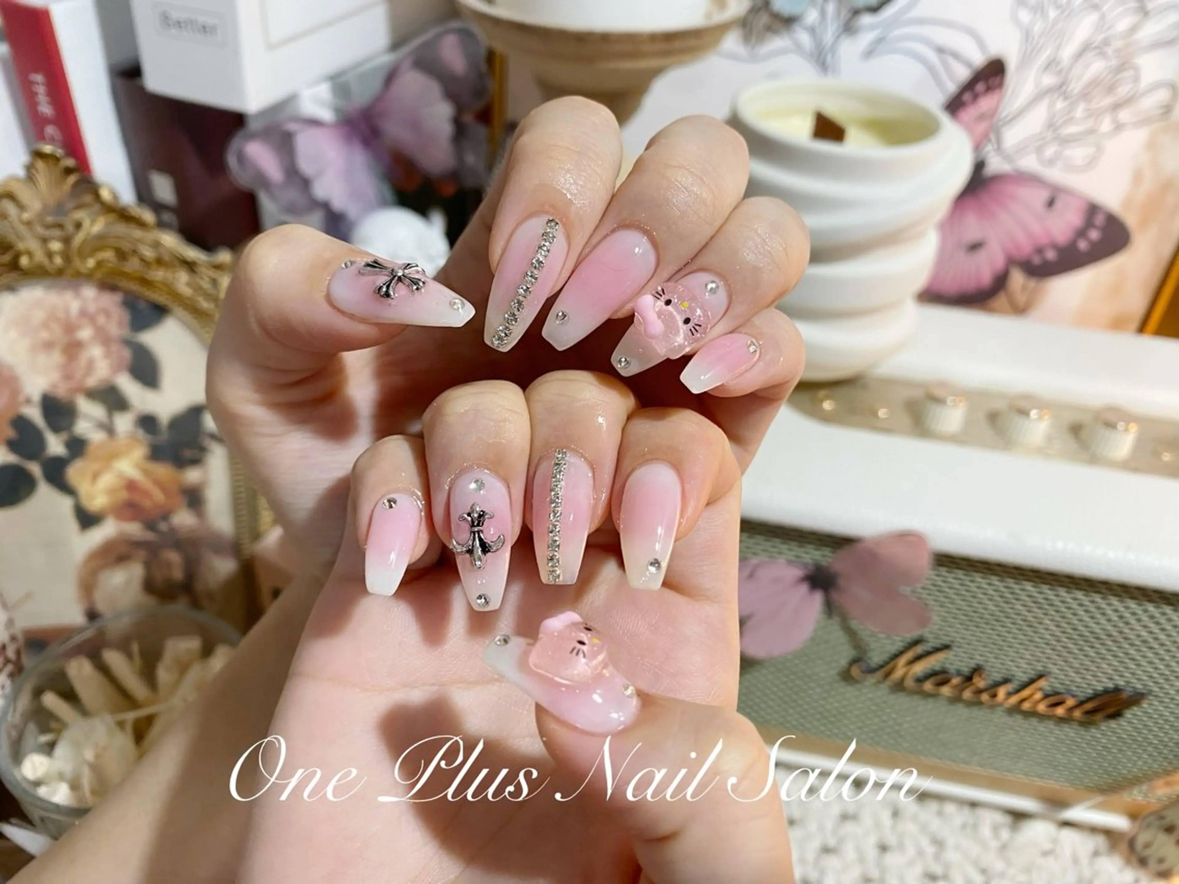 ネイル ハンドネイル One Plus Nail Salonのネイルデザイン