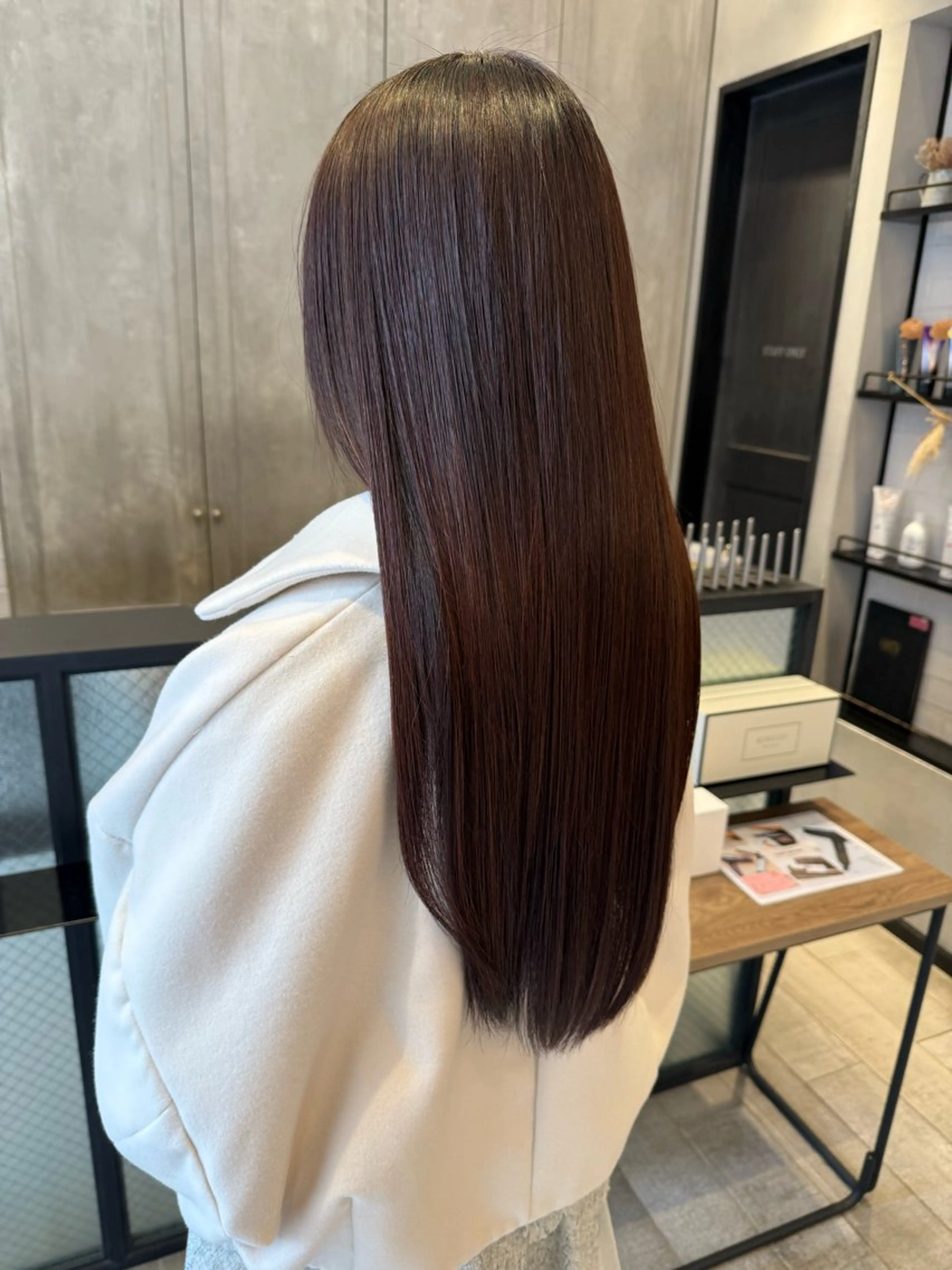 ロング カラー 渡邊 桃香のヘアスタイル