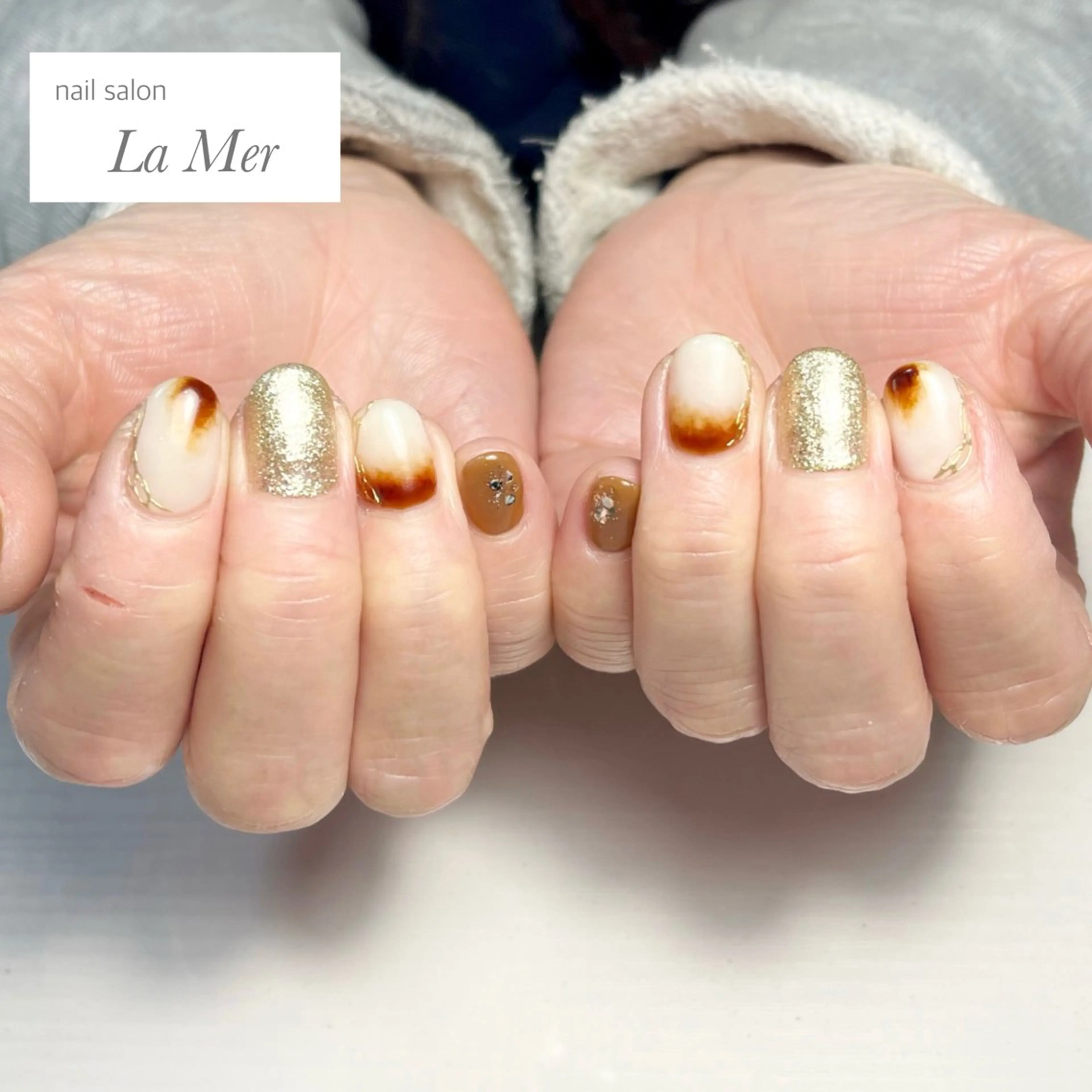 ネイル ブラウン ゴールド ラメ(グリッター) 大理石ネイル(マーブル) ニュアンスネイル ハンドネイル nailsalon La Merのネイルデザイン