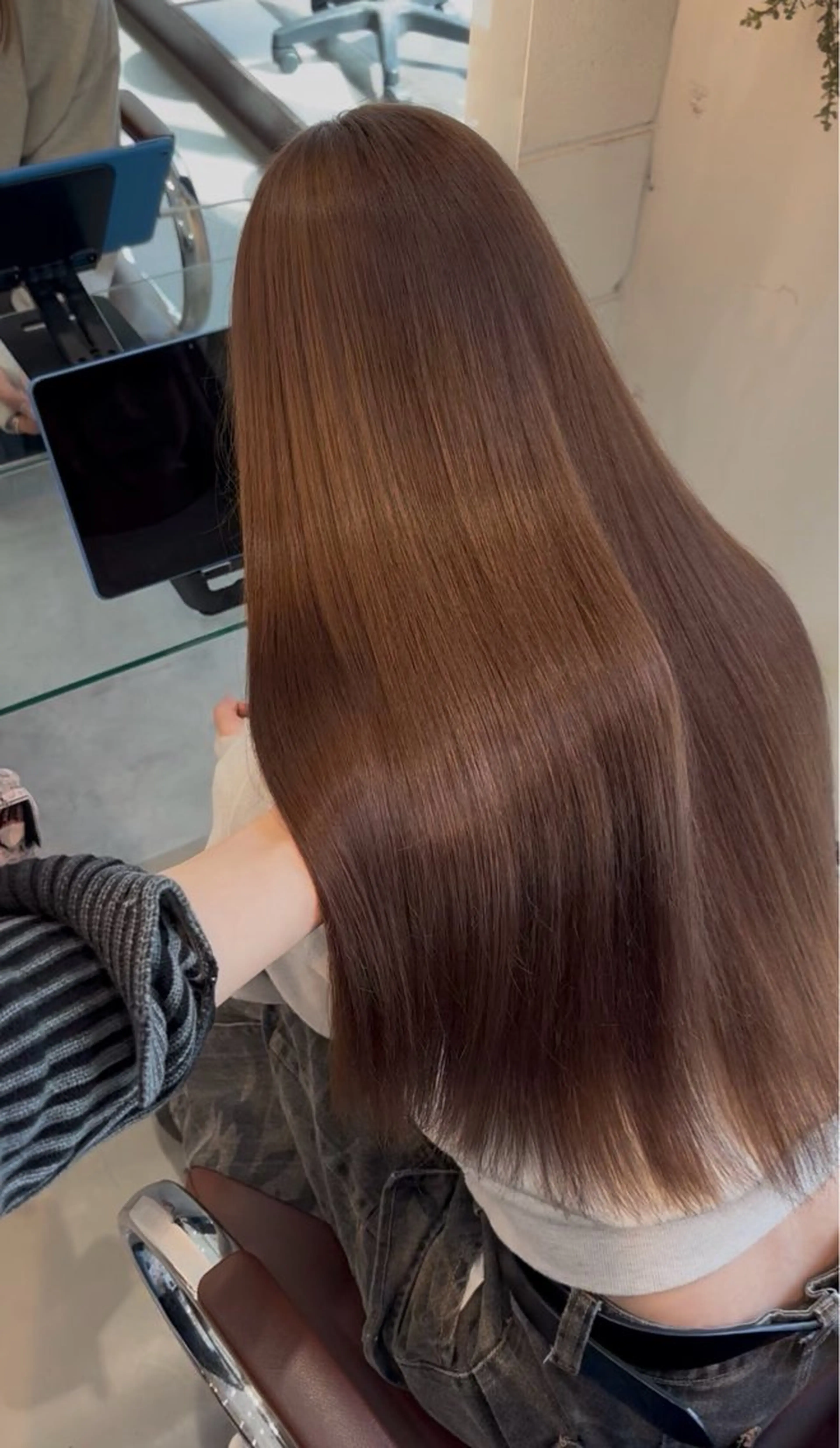 ロング ヘアカラー chic 渡辺 桃羽のヘアスタイル
