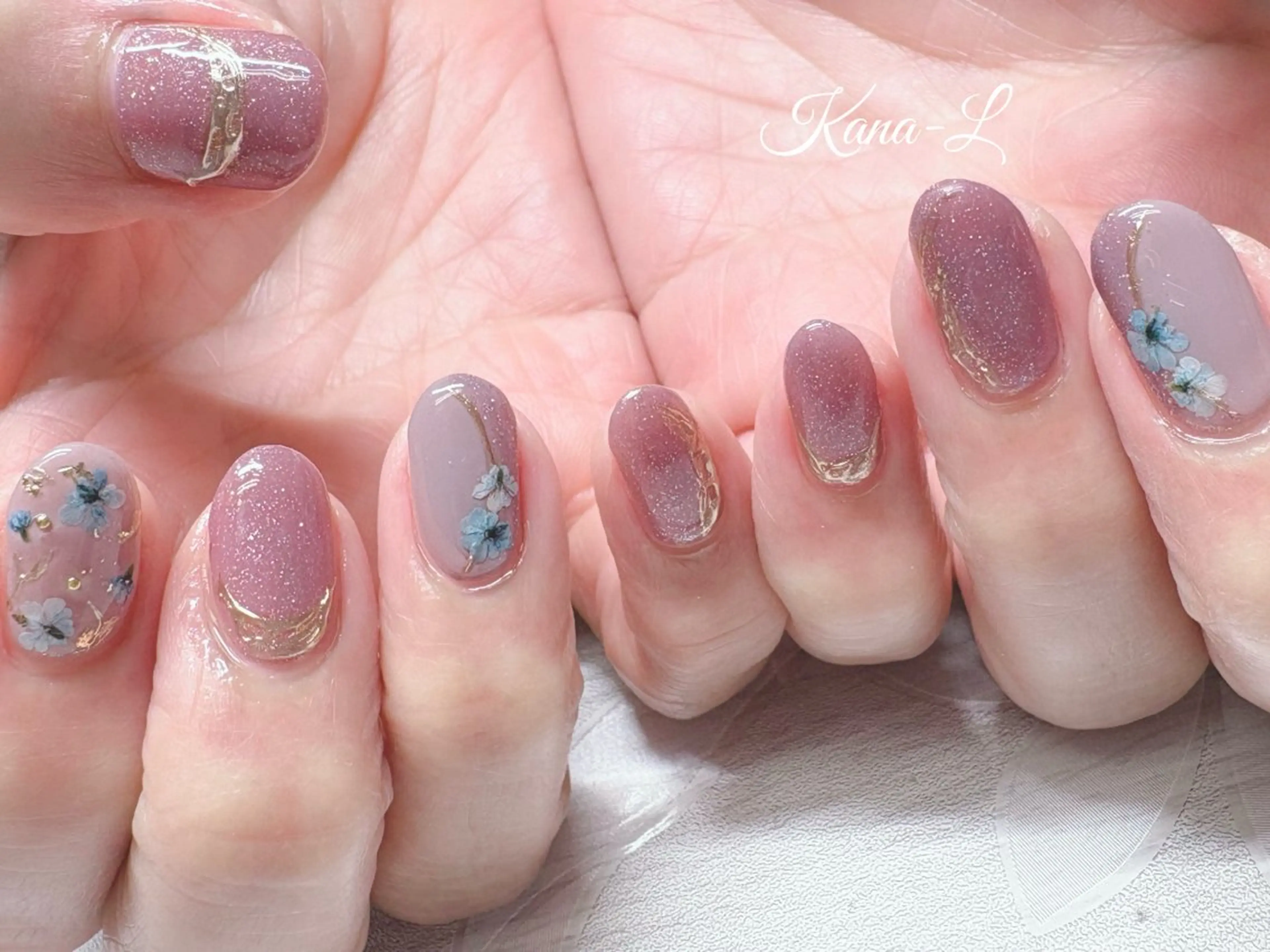 ネイル 芦辺 香奈のネイルデザイン