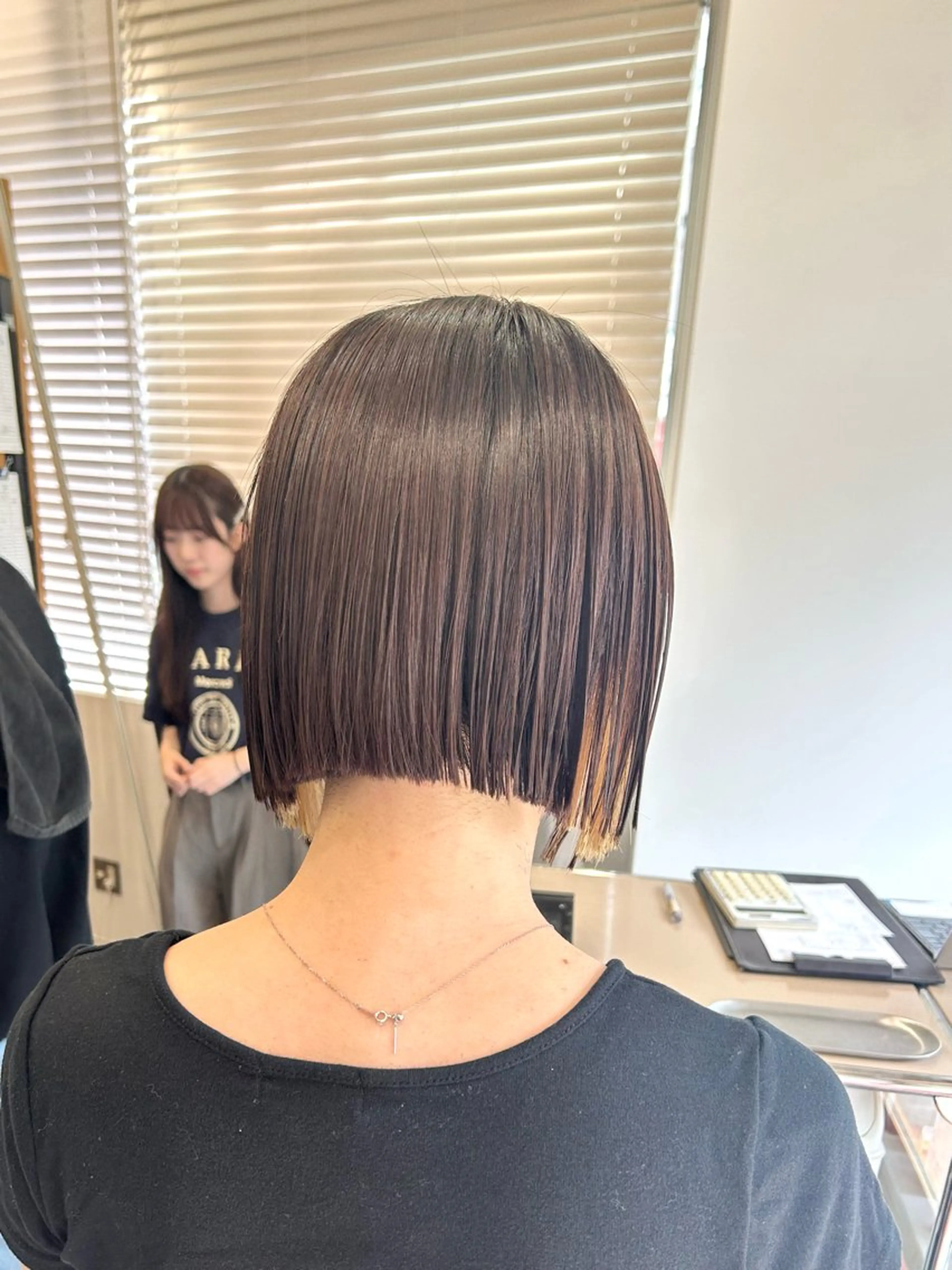 ショート カラー カット ヘアカラー トリートメント ぱつっとボブ/ 小野あかねのヘアスタイル