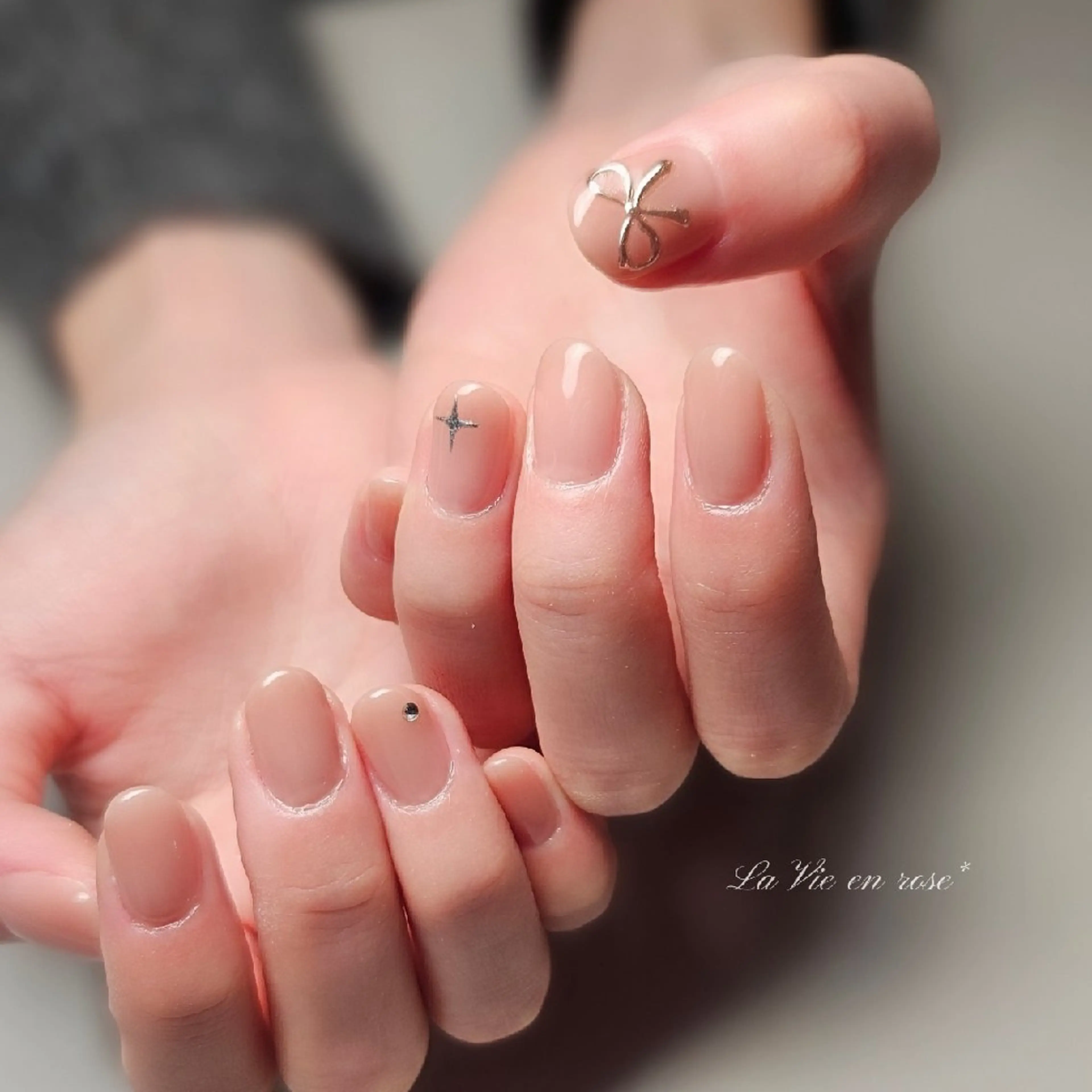 ネイル アートネイル ワンカラーネイル ラヴィアン ローズのネイルデザイン