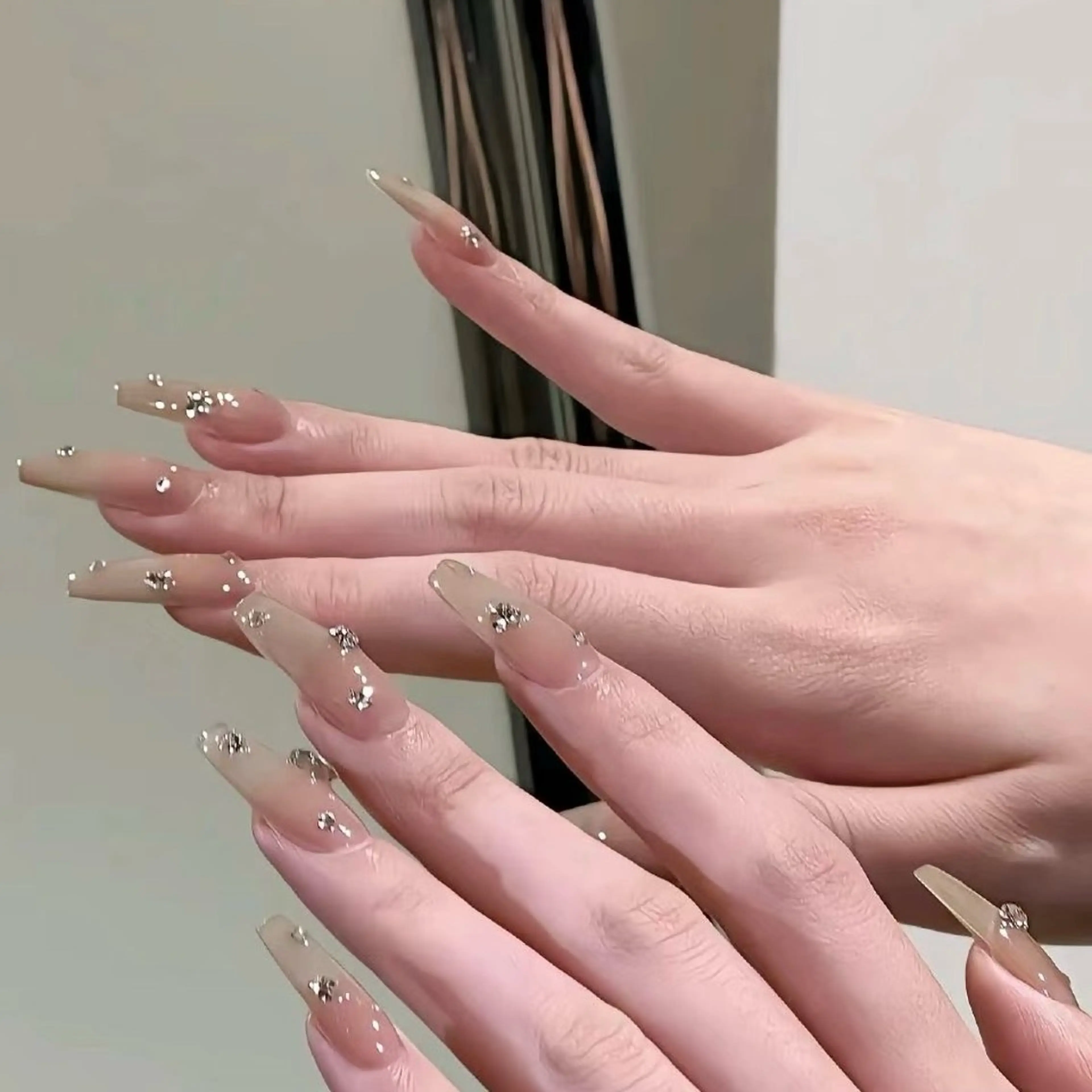 ネイル 長さ出し ワンカラーネイル ネイルチップ ハンドネイル U.m nail salonのネイルデザイン