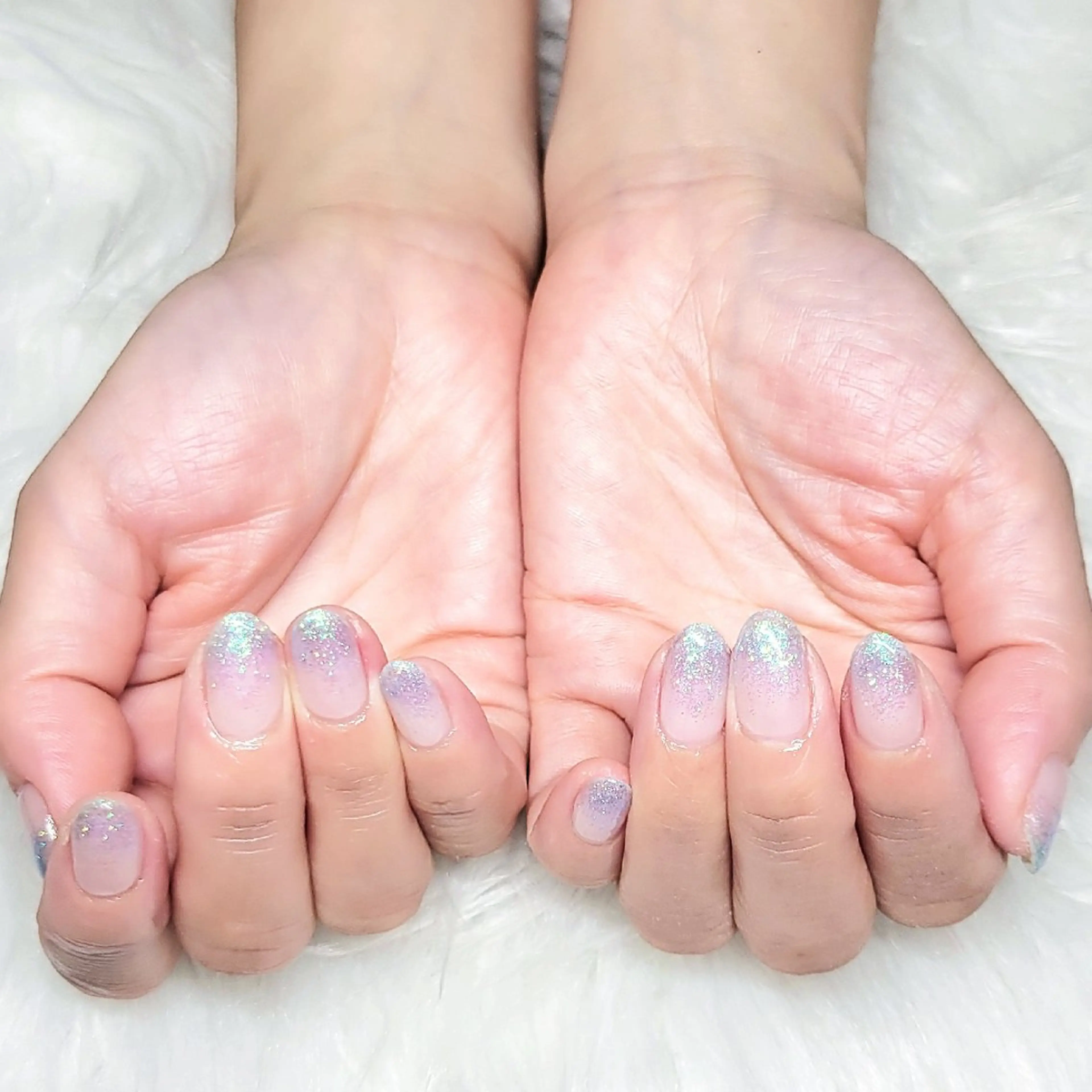 ネイル グラデーション ラメ(グリッター) ショートネイル ハンドネイル Natsumi 🦊  Nailのネイルデザイン