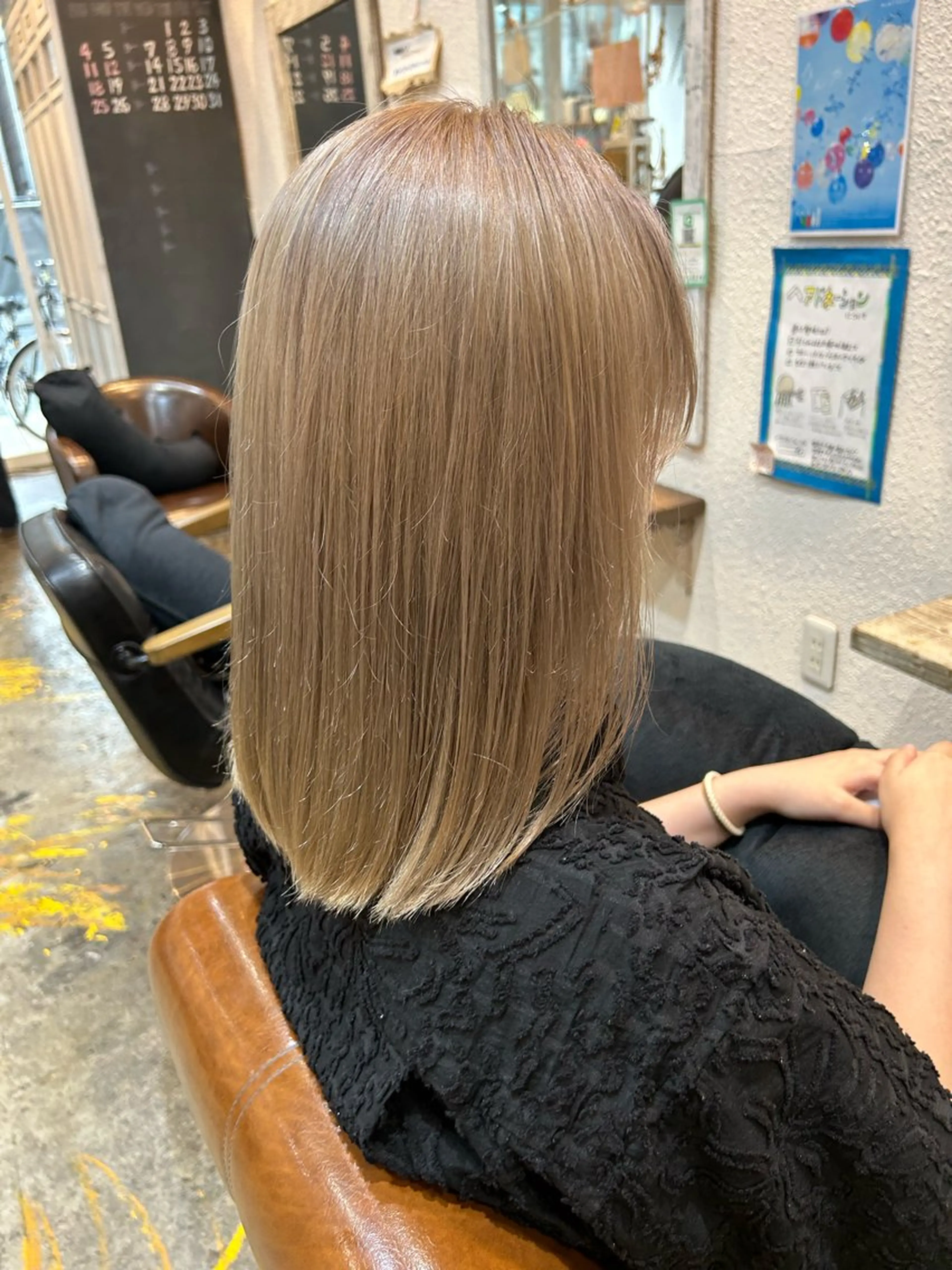 ミディアム カラー ベージュカラー ダブルカラー ミルクティーベージュ ヘアカラー Cocorokara所属・佐藤 良祐のヘアスタイル