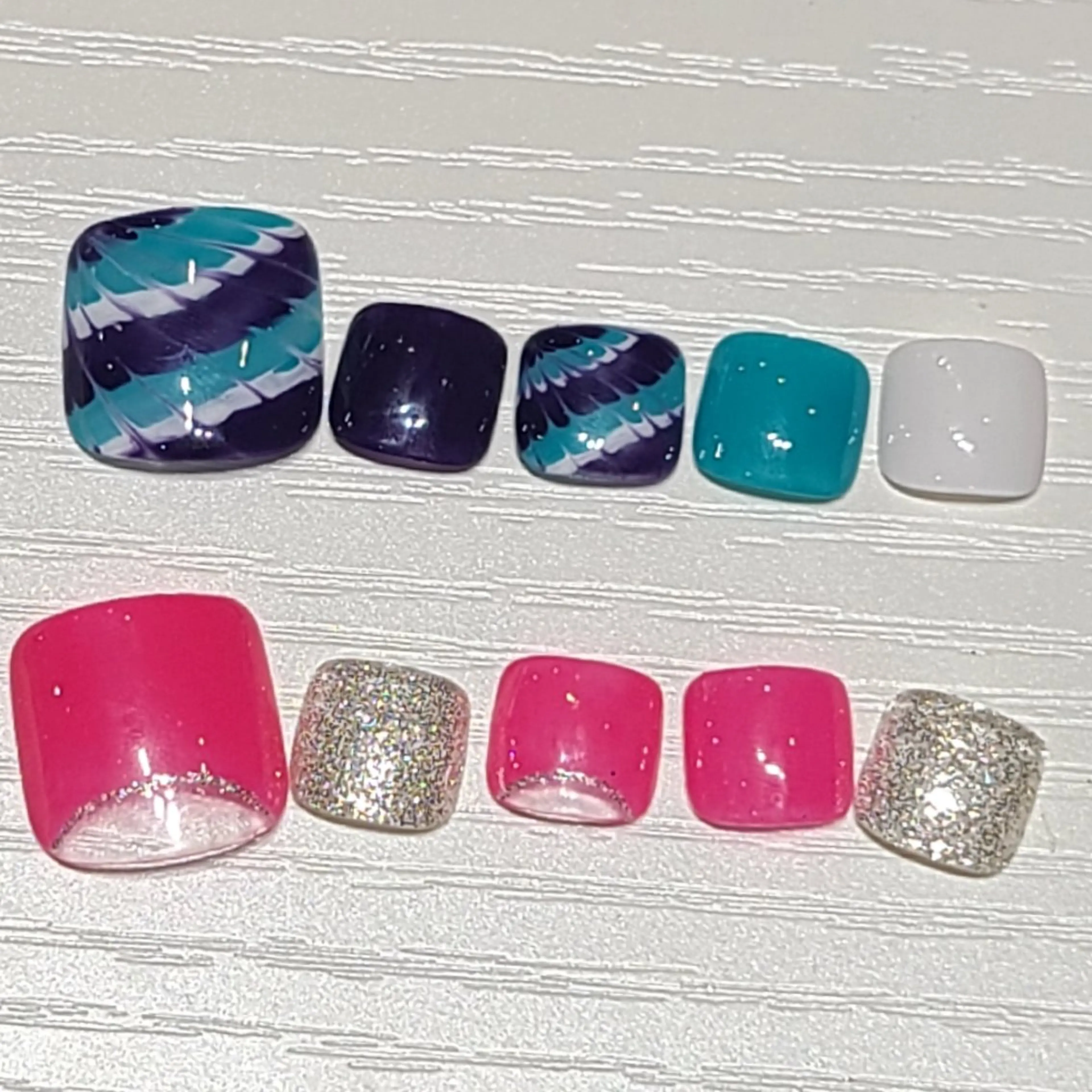 ネイル フットネイル 6RokuHair（ロクヘアー)所属・門川 茉奈美のネイルデザイン