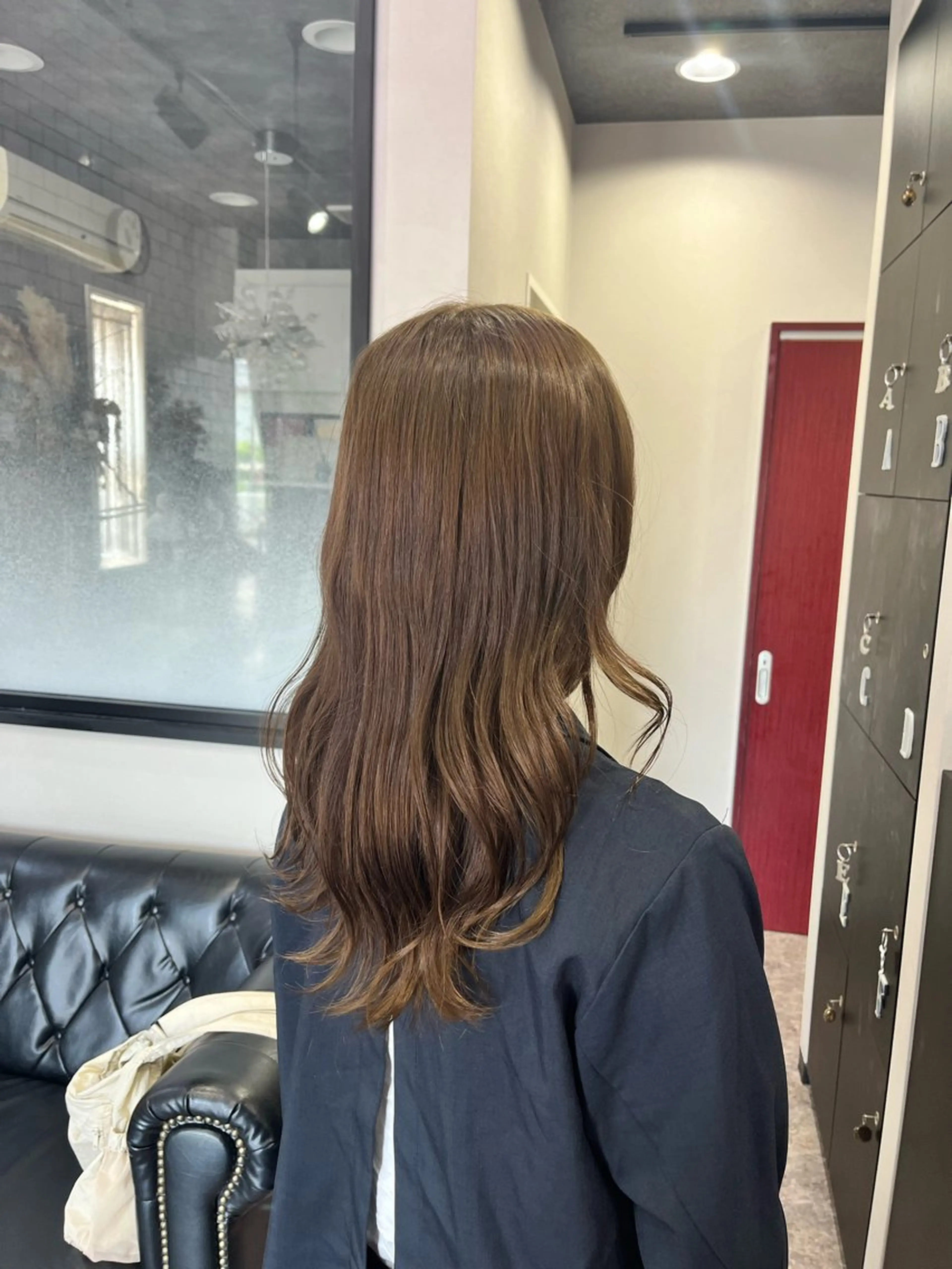 ロング カラー 友滝 真菜美のヘアスタイル