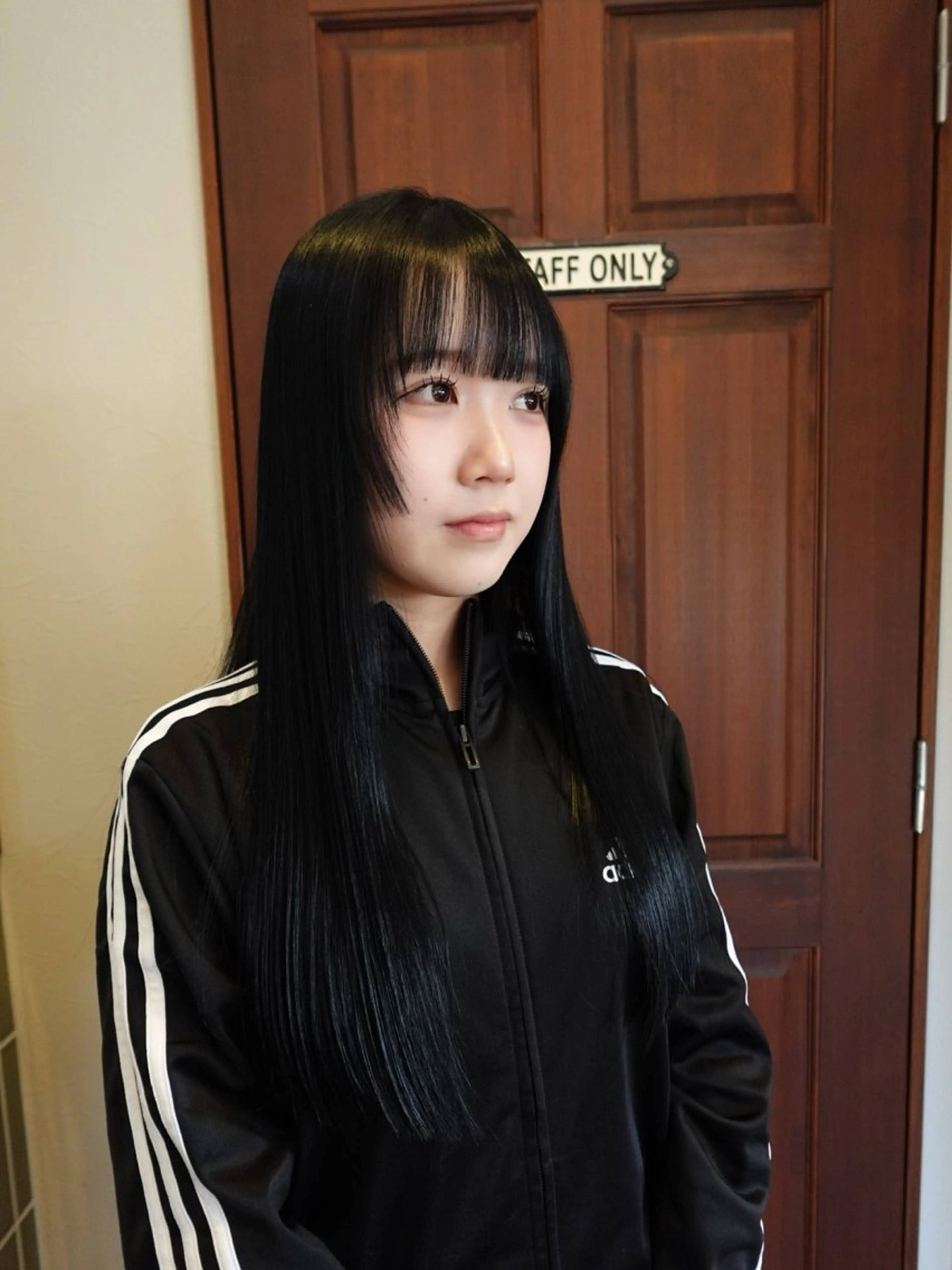 ロング 顔周りカット YUURI カットモデルのヘアスタイル