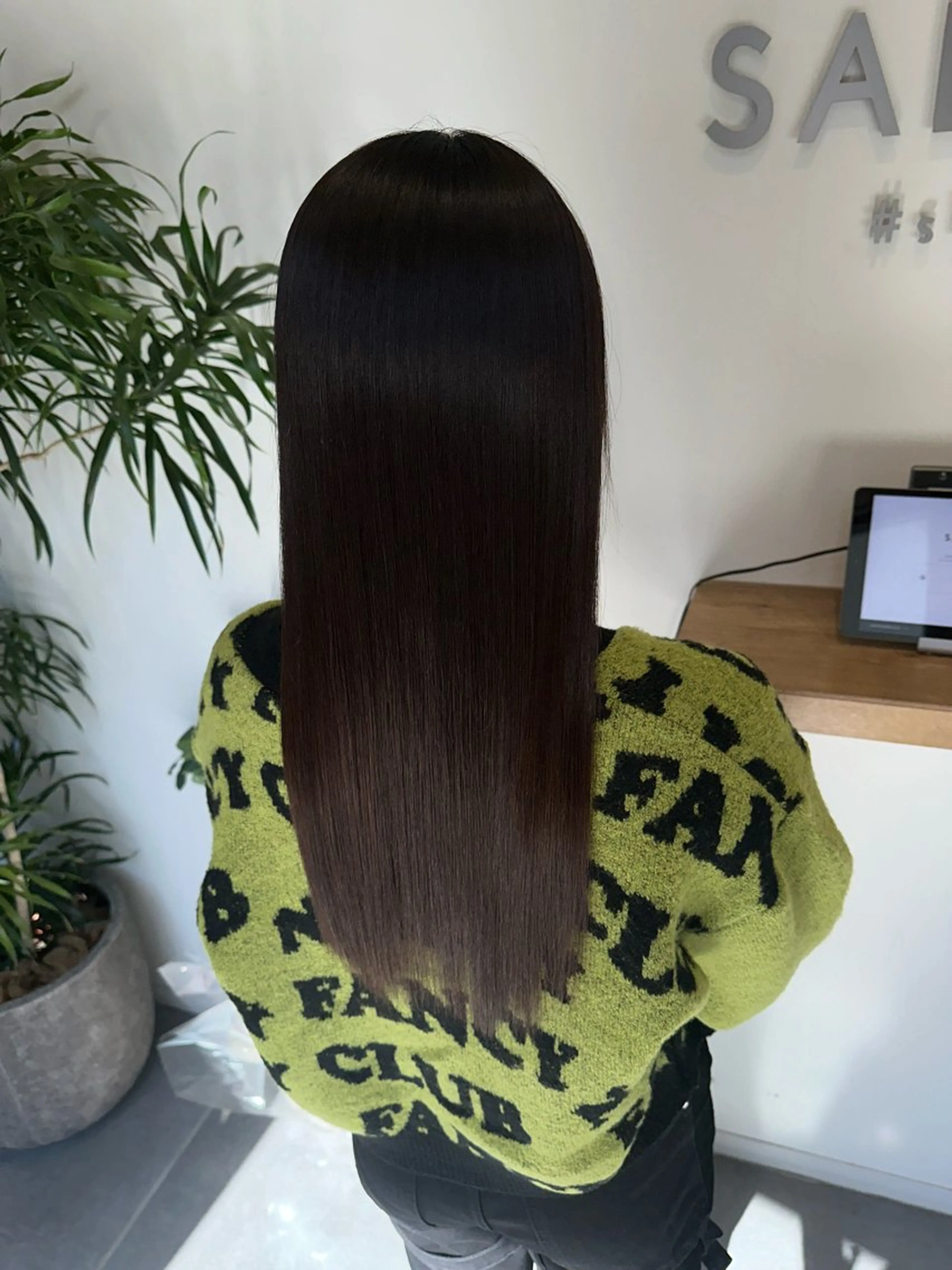 セミロング 美髪特化✨ 伊織✨縮毛矯正✨のヘアスタイル