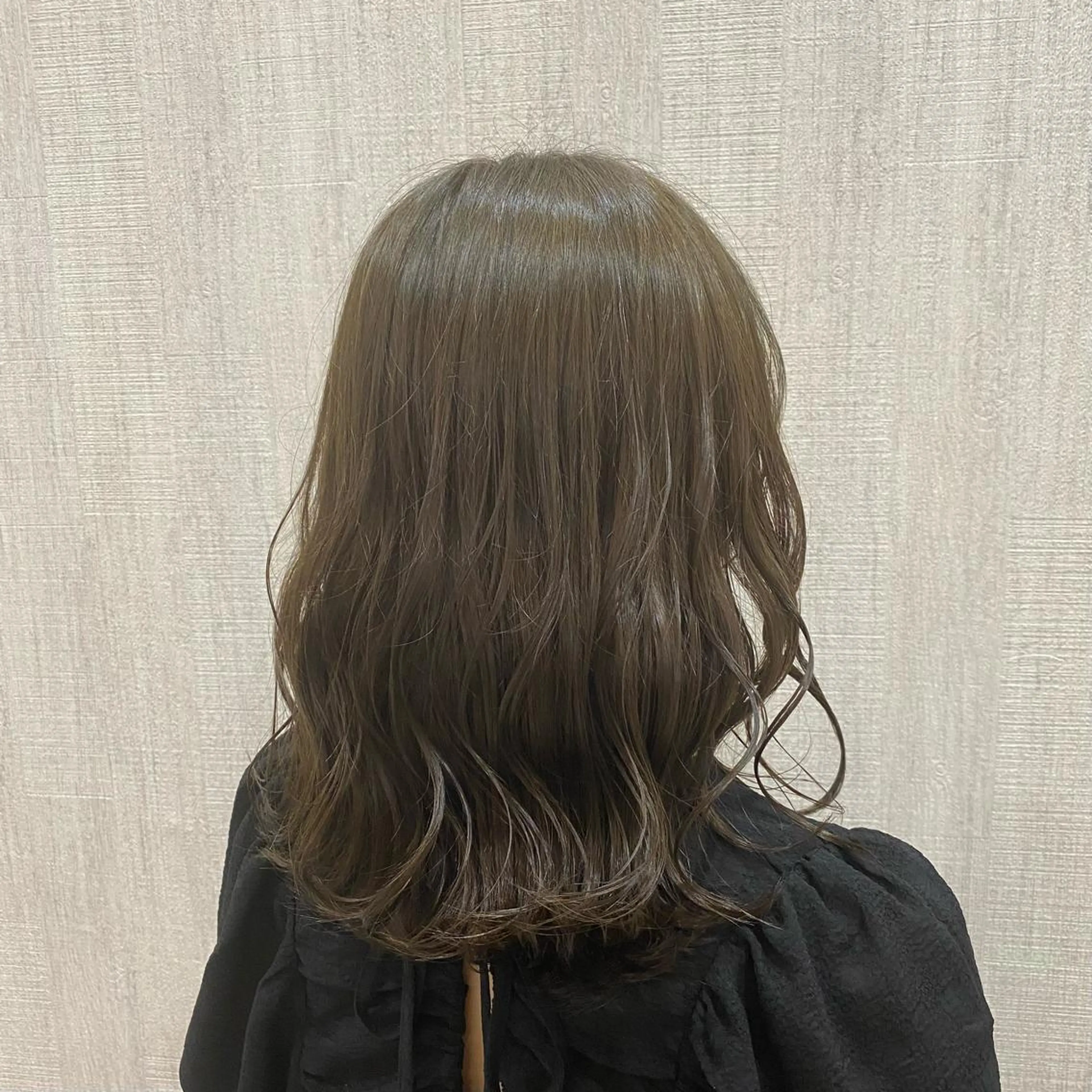 ミディアム カラー カット ヘアカラー トリートメント 🫧透け感⋆艶髪💎 山口アヤカのヘアスタイル