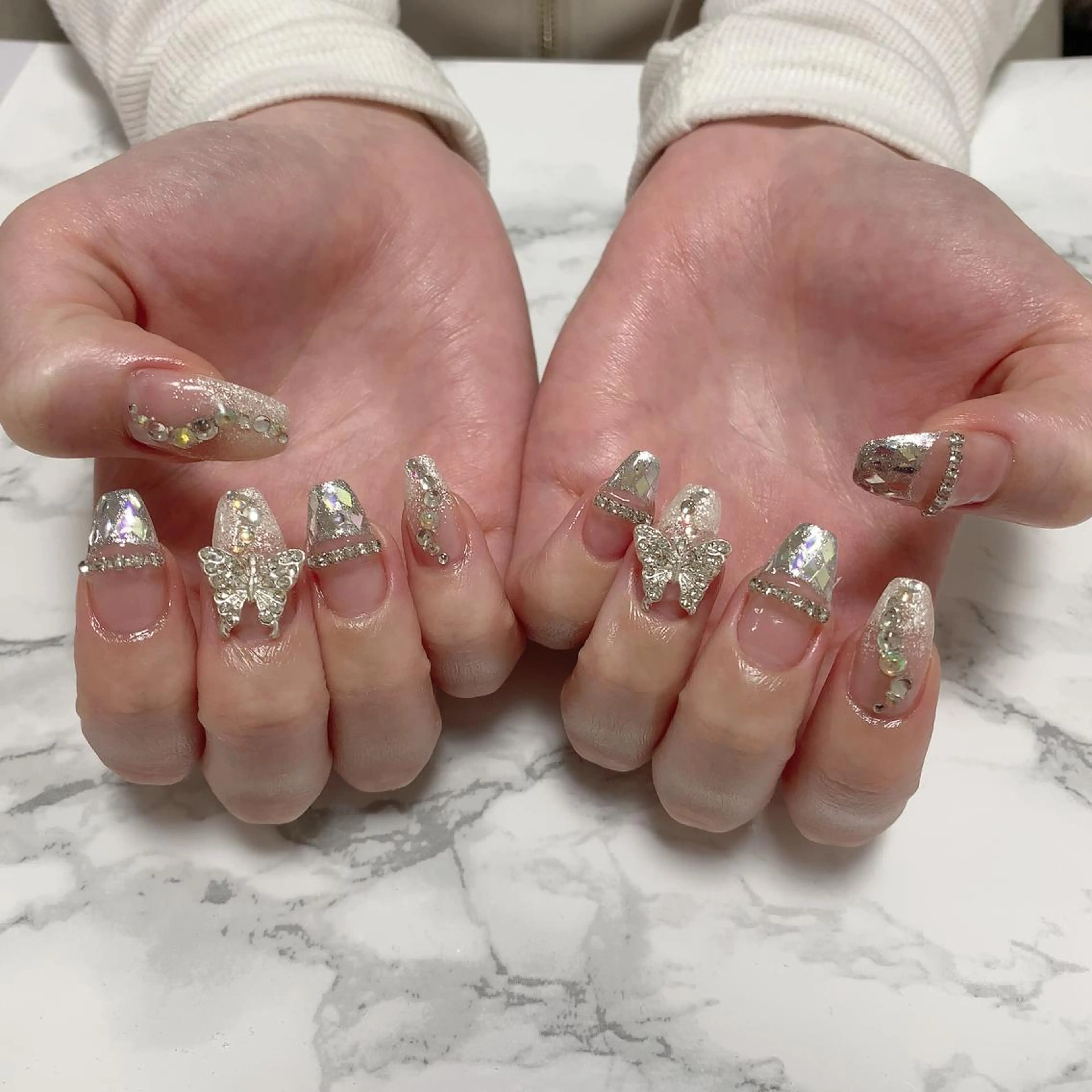 ネイル はな💎ネイル ワンホン、長さ出しのネイルデザイン