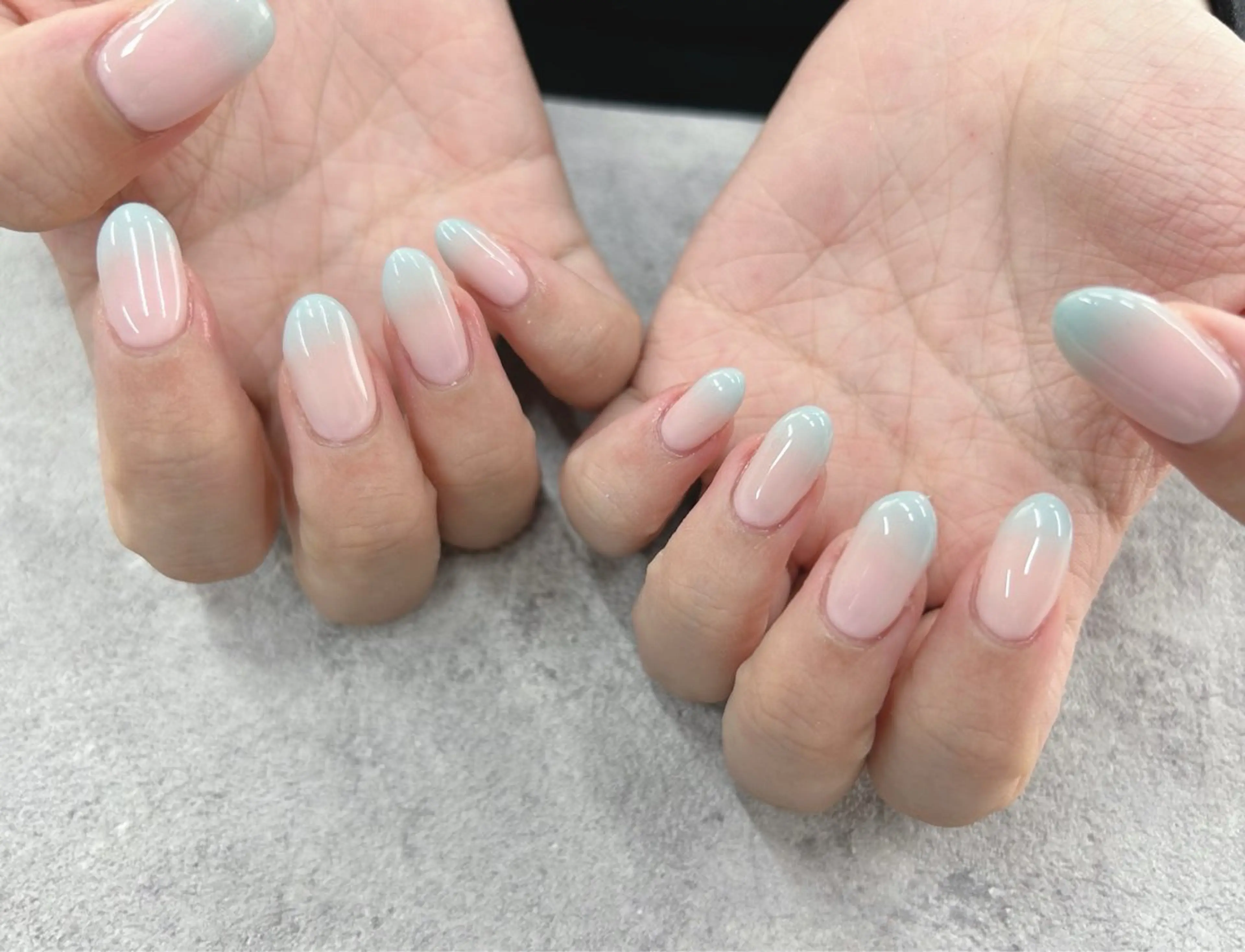 ネイル グラデーション 水色 ハンドネイル agré ネイルサロン　アグレのネイルデザイン