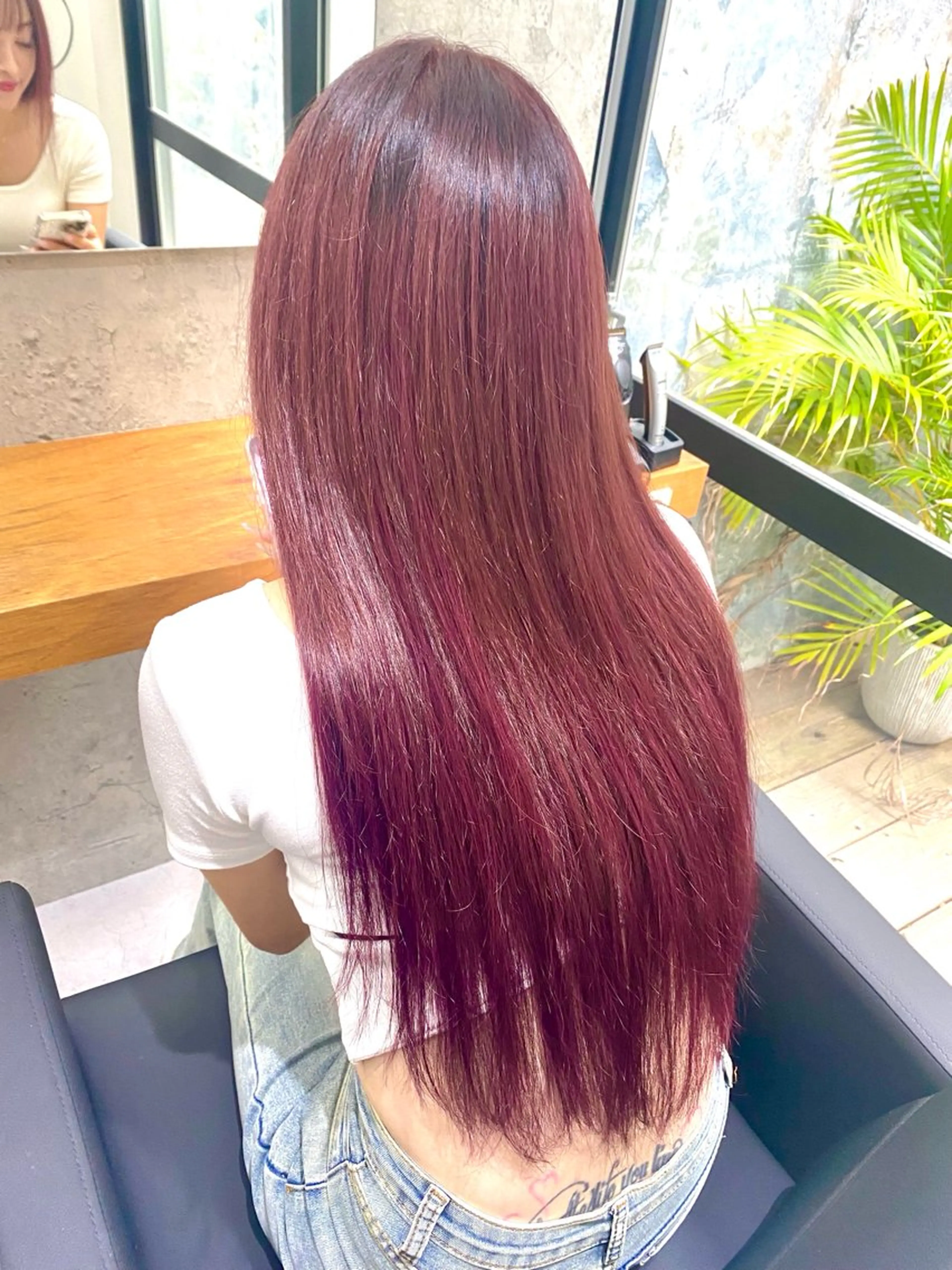 ロング ヘアカラー yuzuki 【北谷】のヘアスタイル