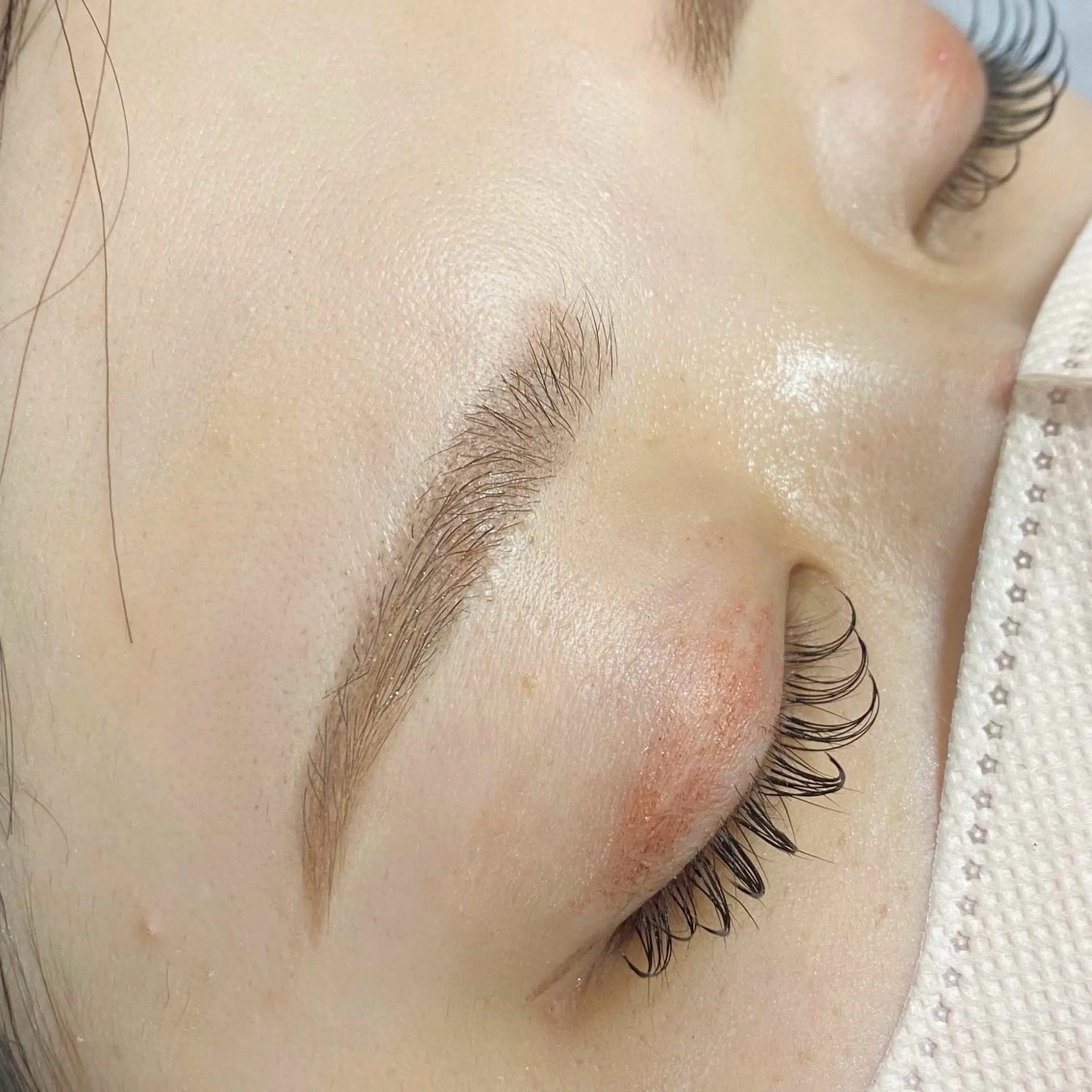 アイブロウ ワックス脱毛 レヴ lev.のマツエク・マツパデザイン