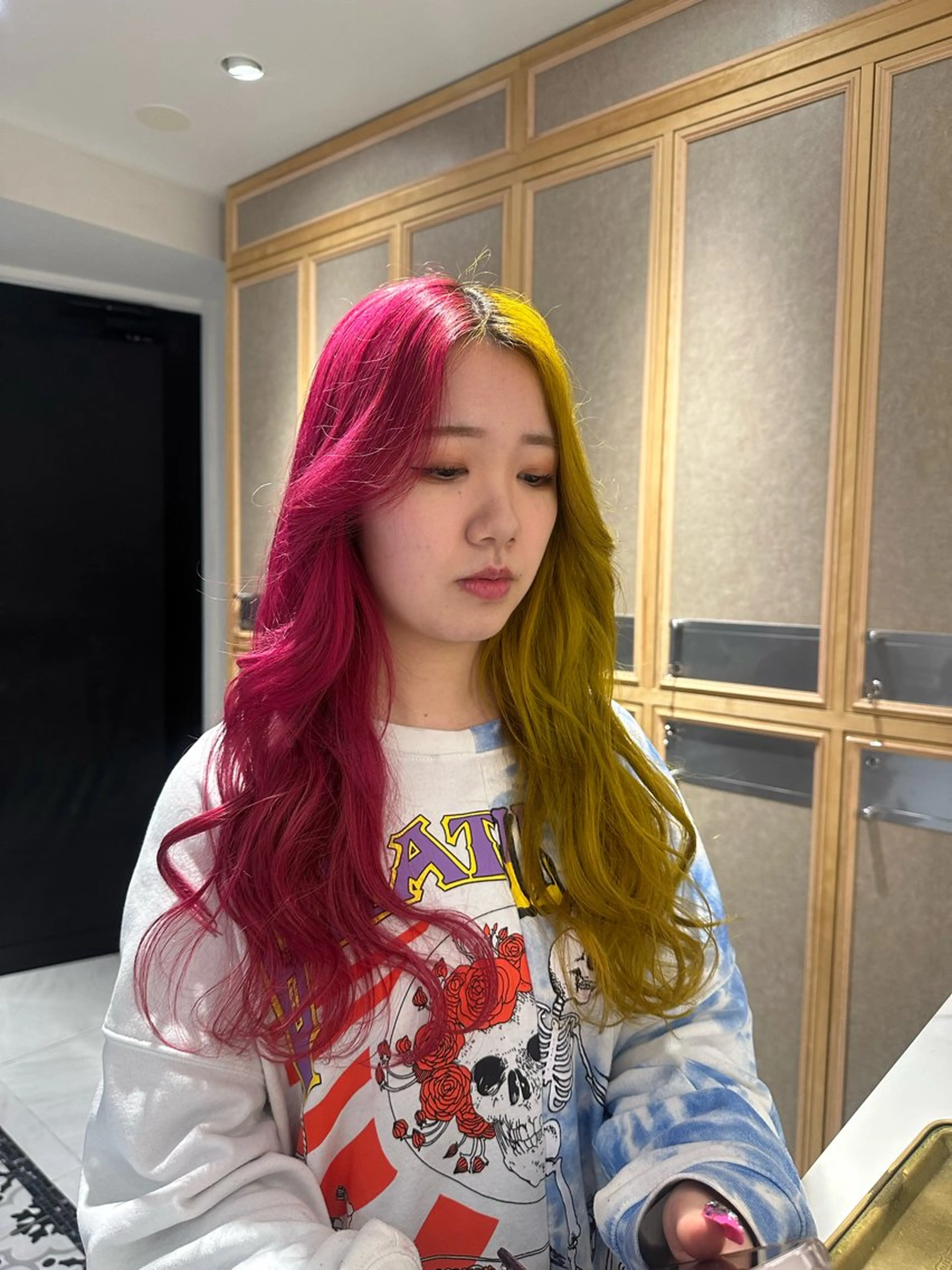 ロング カラー デザインカラー ヘアカラー トリートメント ヘッドスパ 艶髪/ロングモデル 募集🫧terukaのヘアスタイル