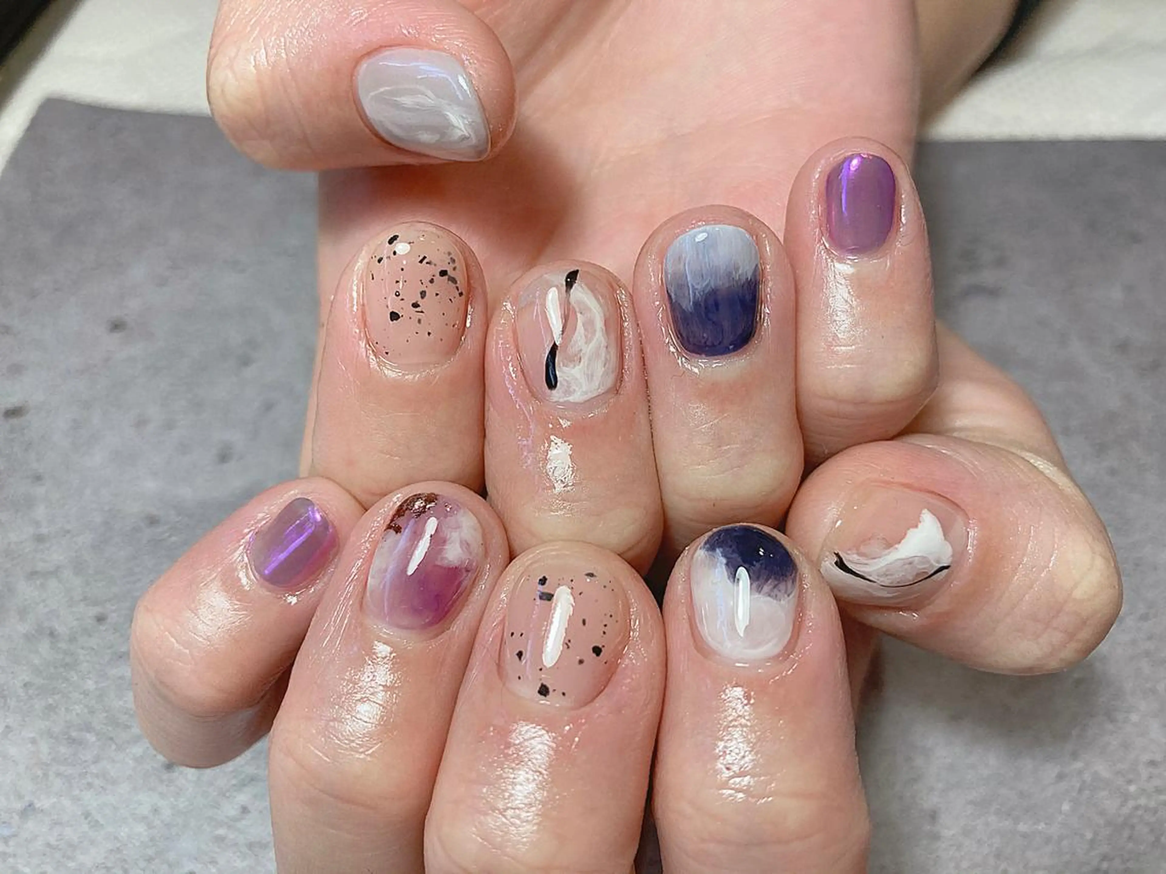 ショート カラー パーマ ネイル マツエク・マツパ illum hicariのネイルデザイン